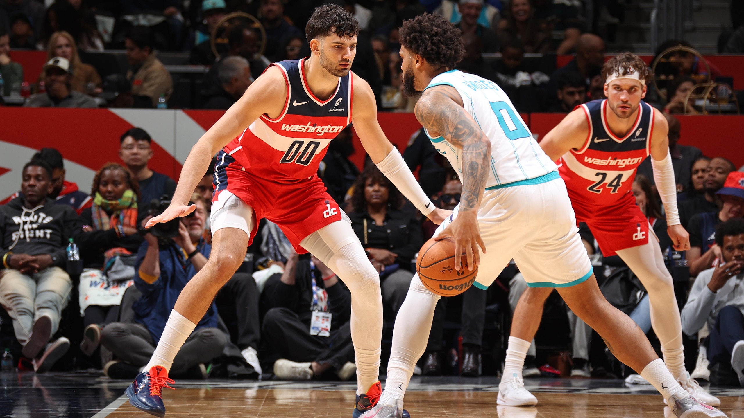 Charlotte Hornets v Washington Wizards