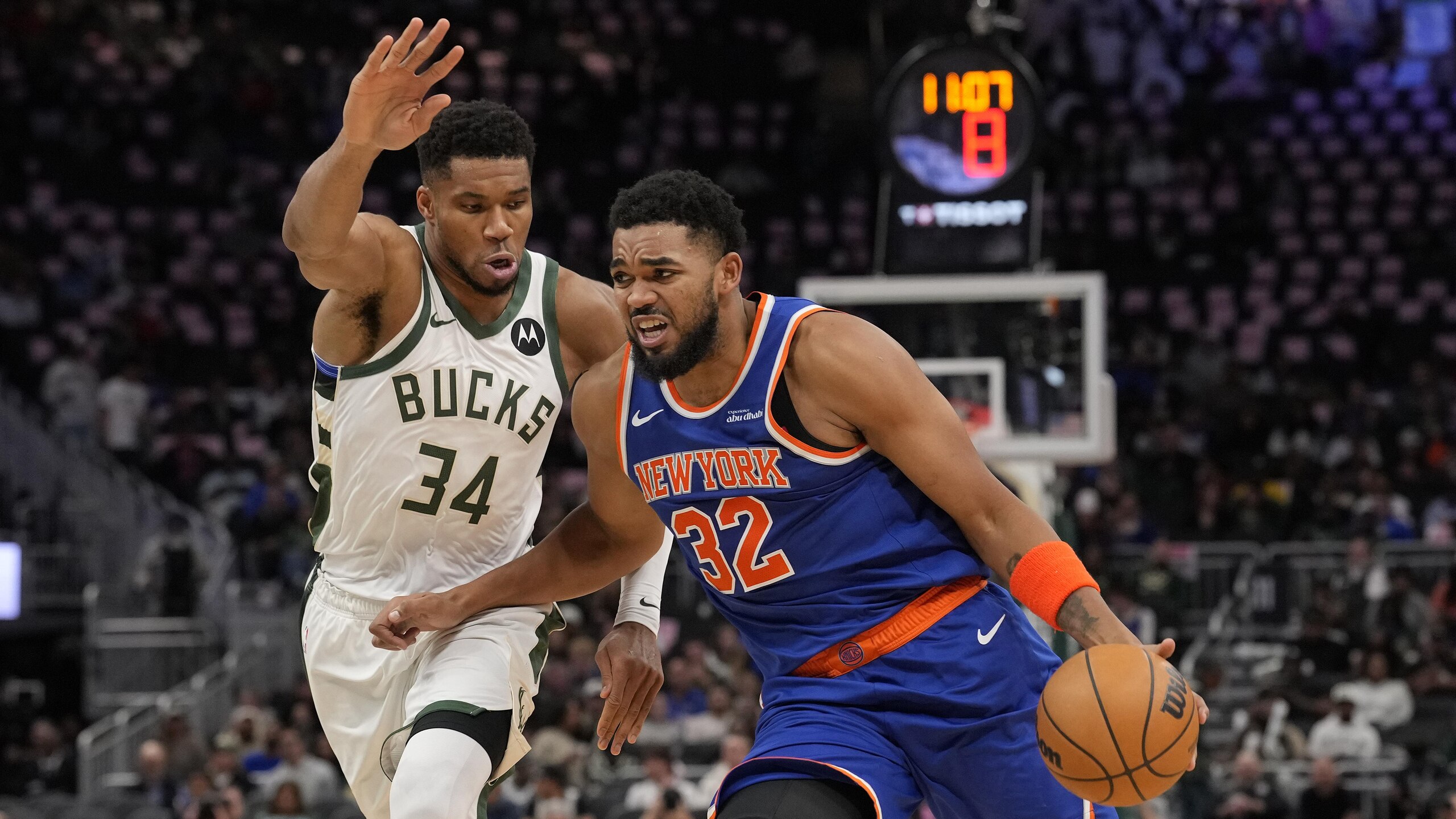 New York Knicks v Milwaukee Bucks New York Knicks v Milwaukee Bucks