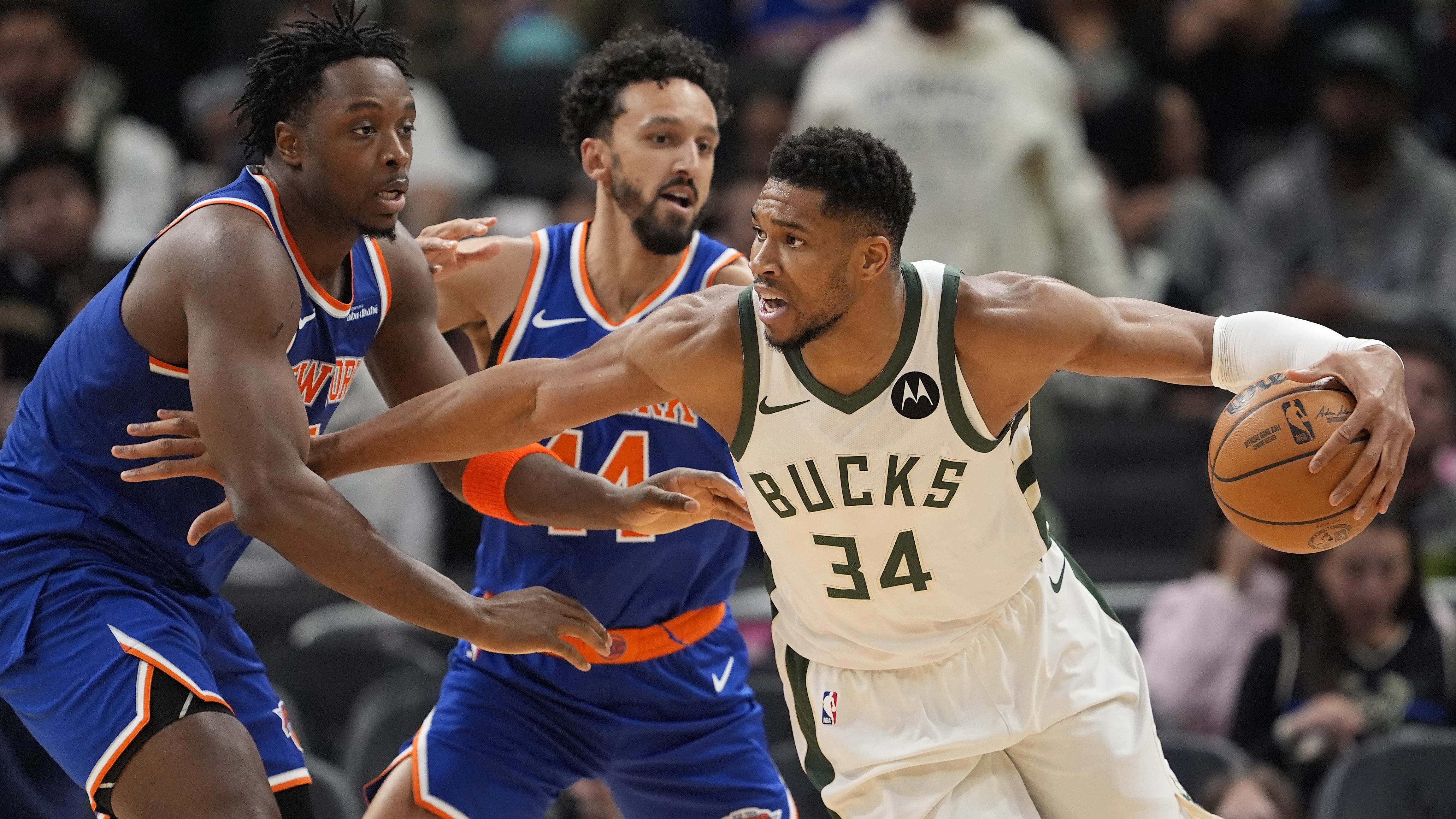 New York Knicks v Milwaukee Bucks