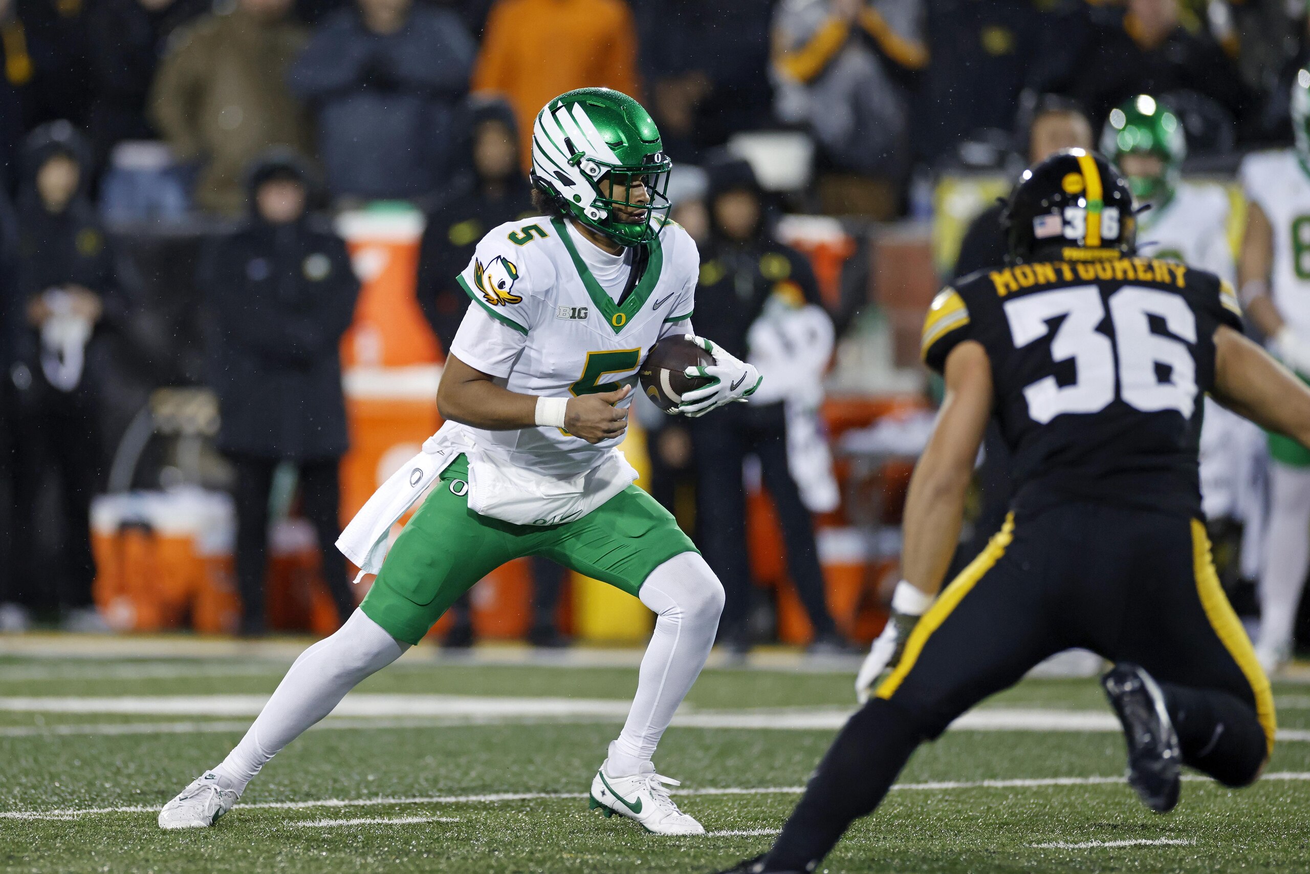 COLLEGE FOOTBALL: NOV 08 Oregon at Iowa
