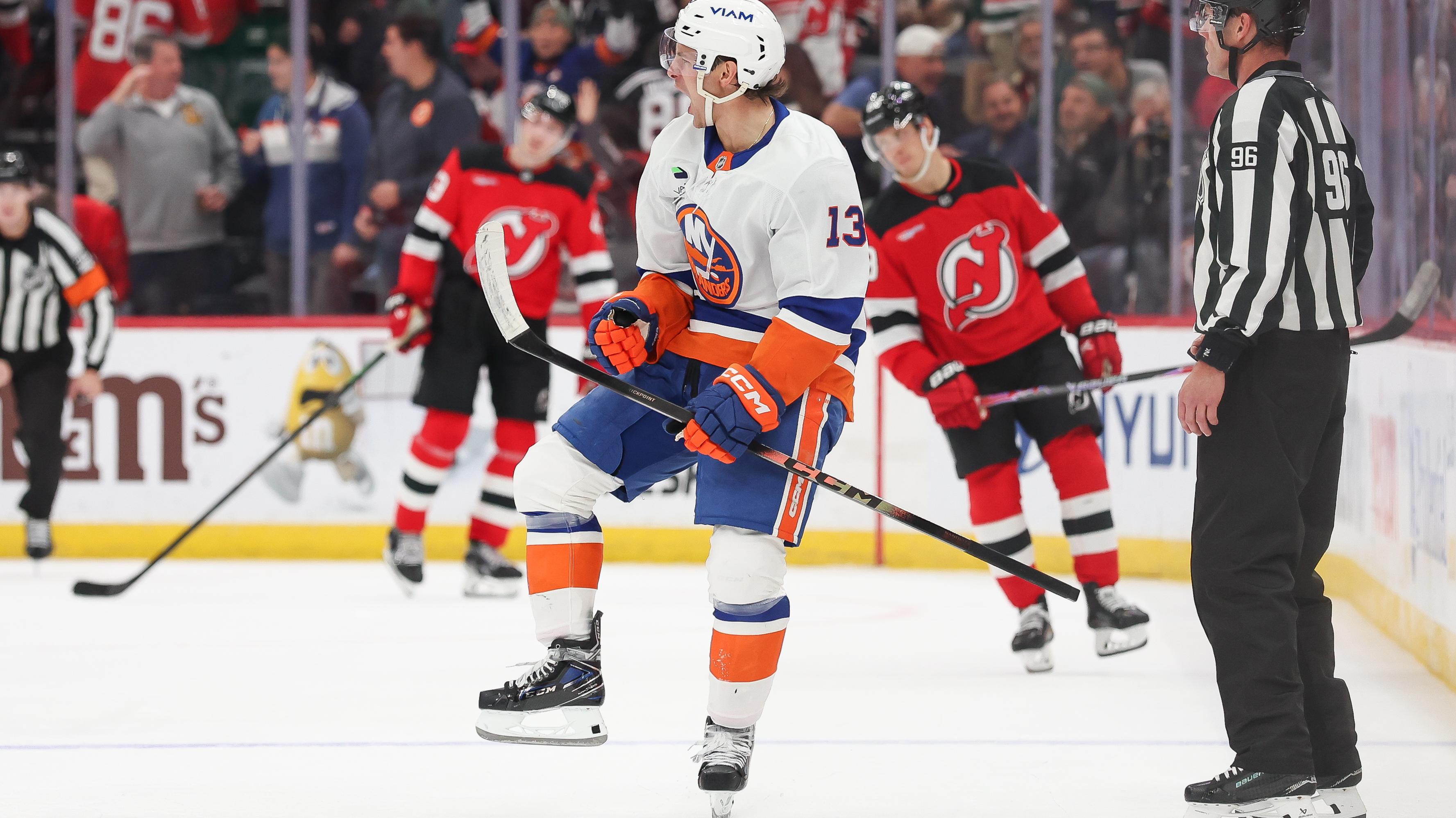 NHL: NOV 10 Islanders at Devils