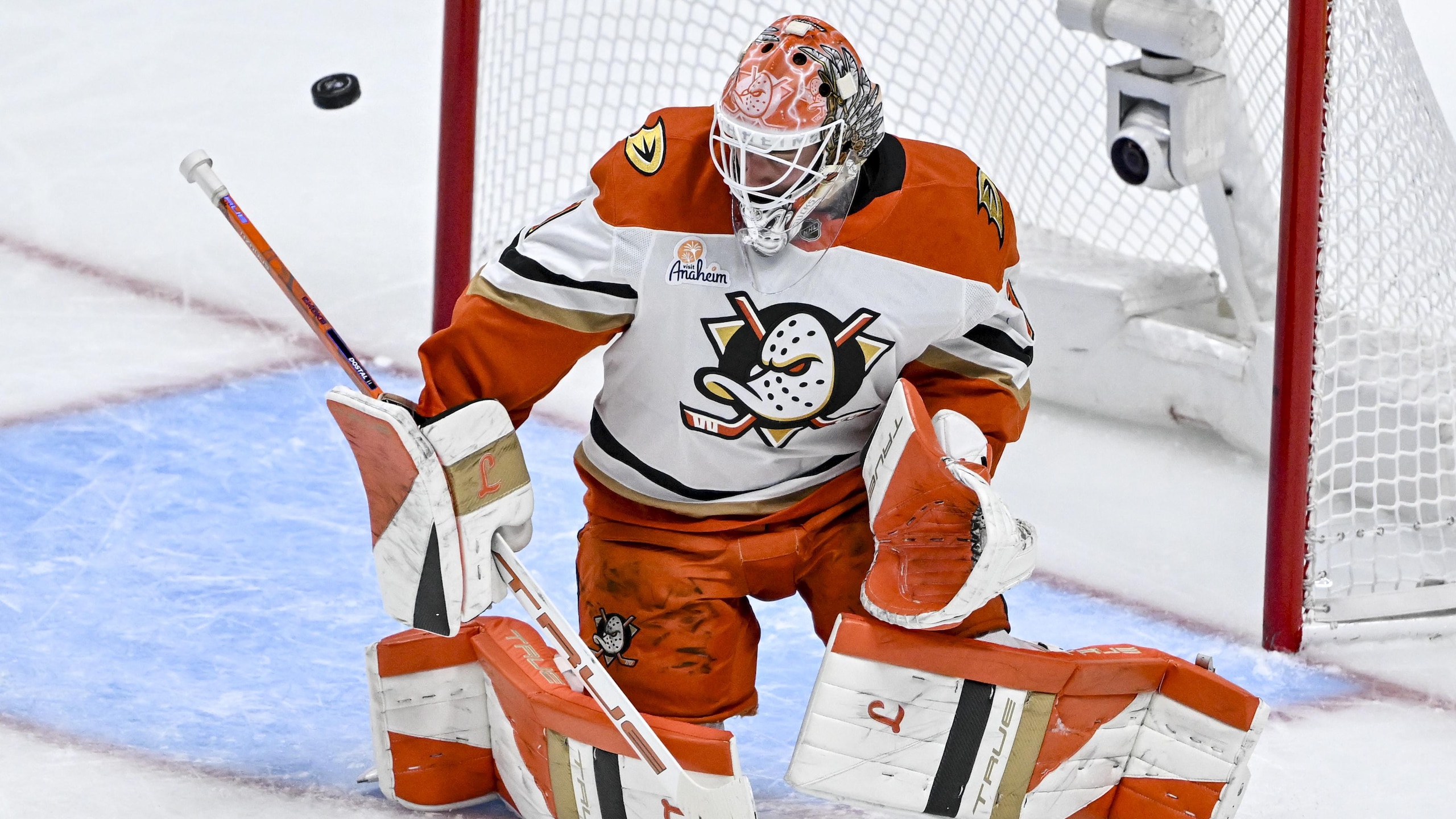 COLORADO AVALANCHE VS ANAHEIM DUCKS, NHL