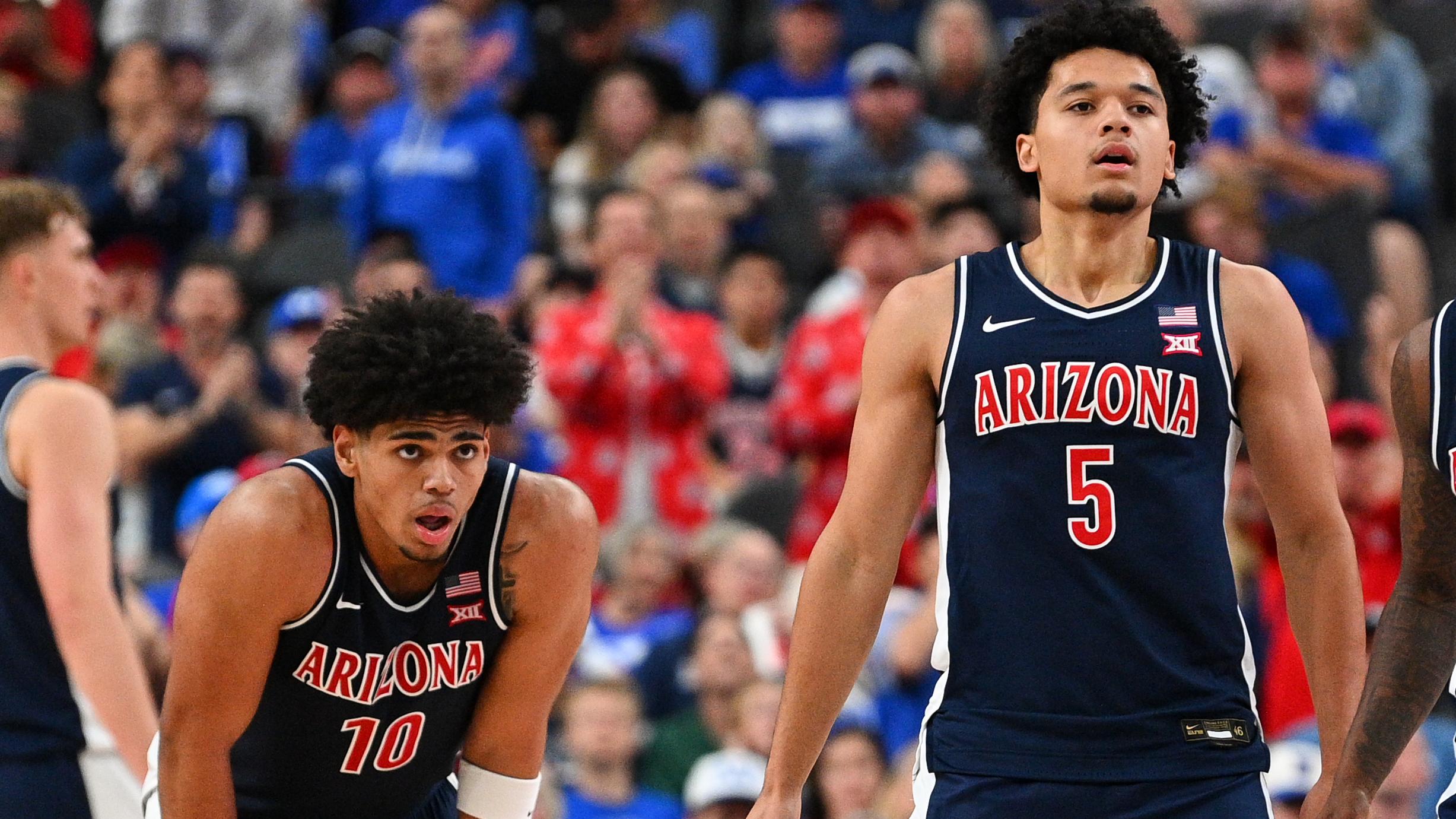 COLLEGE BASKETBALL: NOV 03 Hall of Fame Series Arizona vs Florida