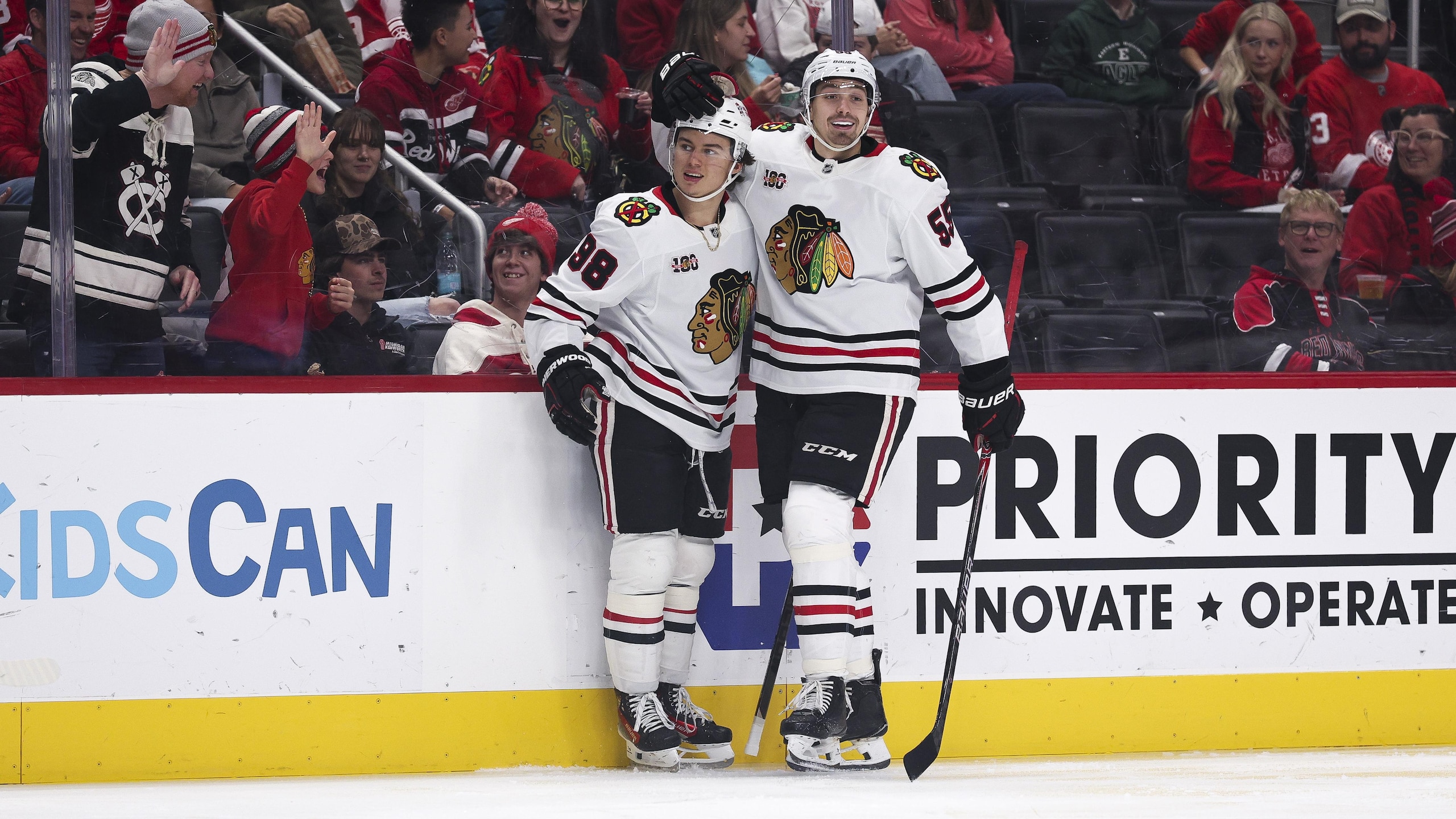 Chicago Blackhawks v Detroit Red Wings