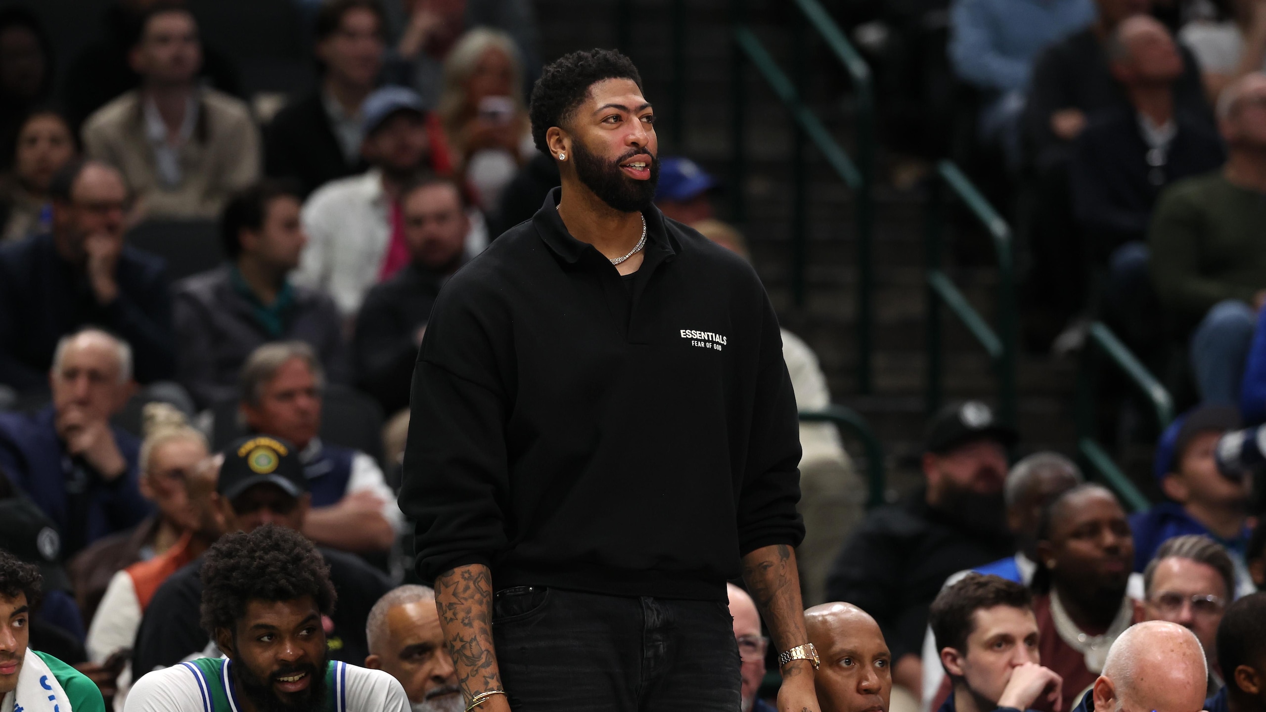 Milwaukee Bucks v Dallas Mavericks
