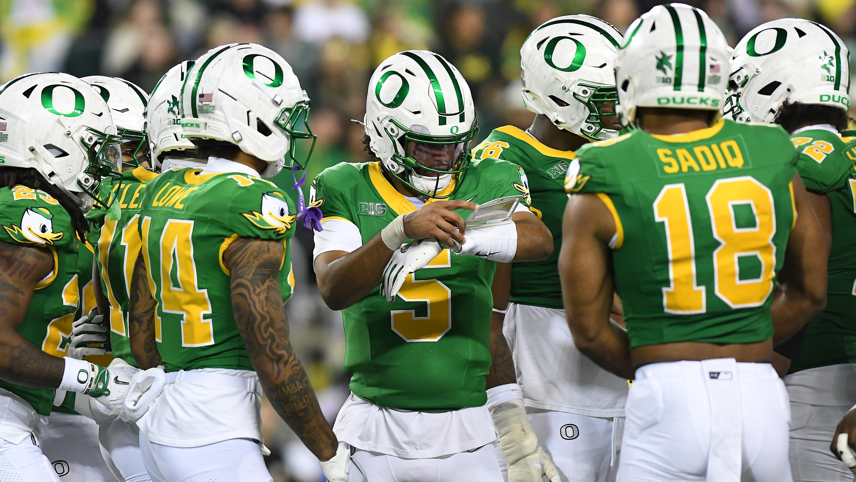 COLLEGE FOOTBALL: NOV 14 Minnesota at Oregon