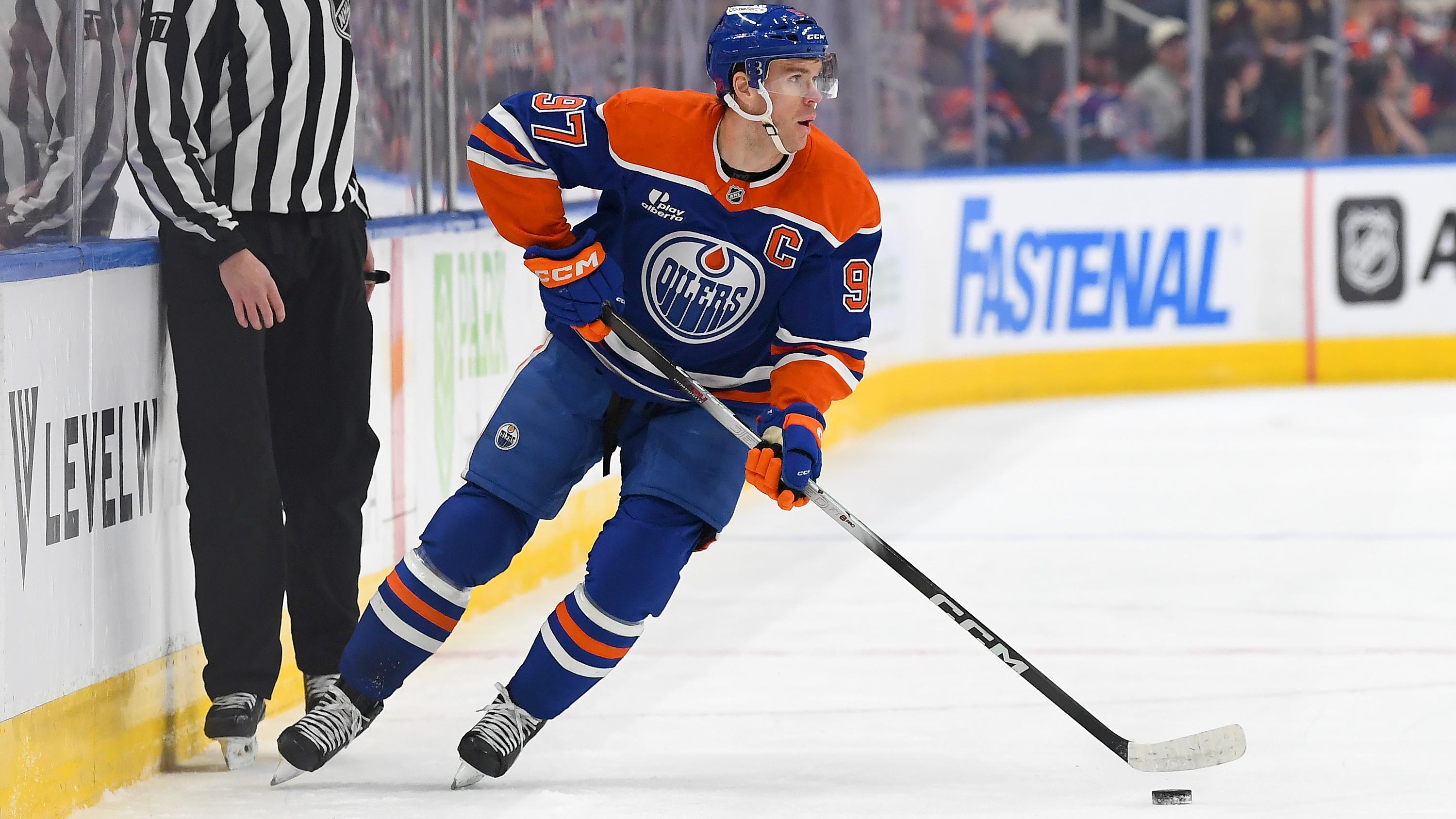 Columbus Blue Jackets v Edmonton Oilers