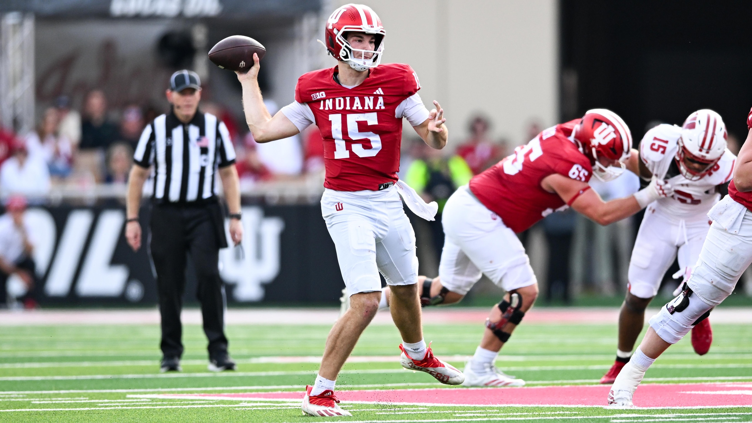 COLLEGE FOOTBALL: NOV 15 Wisconsin at Indiana COLLEGE FOOTBALL: NOV 15 Wisconsin at Indiana