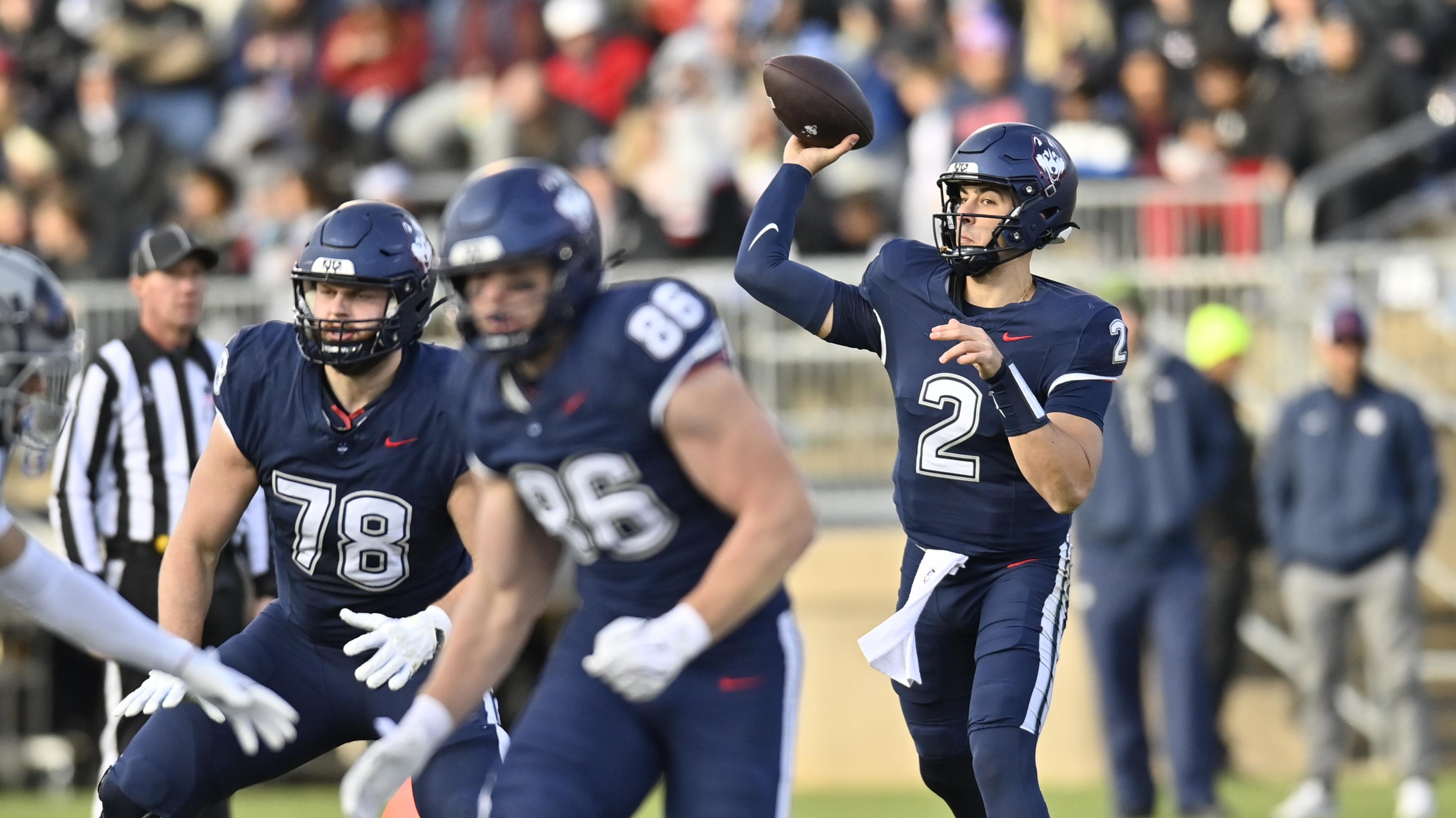 COLLEGE FOOTBALL: NOV 15 Air Force at UConn