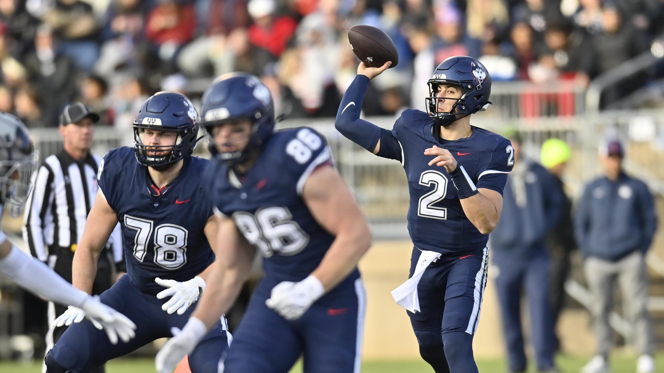 COLLEGE FOOTBALL: NOV 15 Air Force at UConn