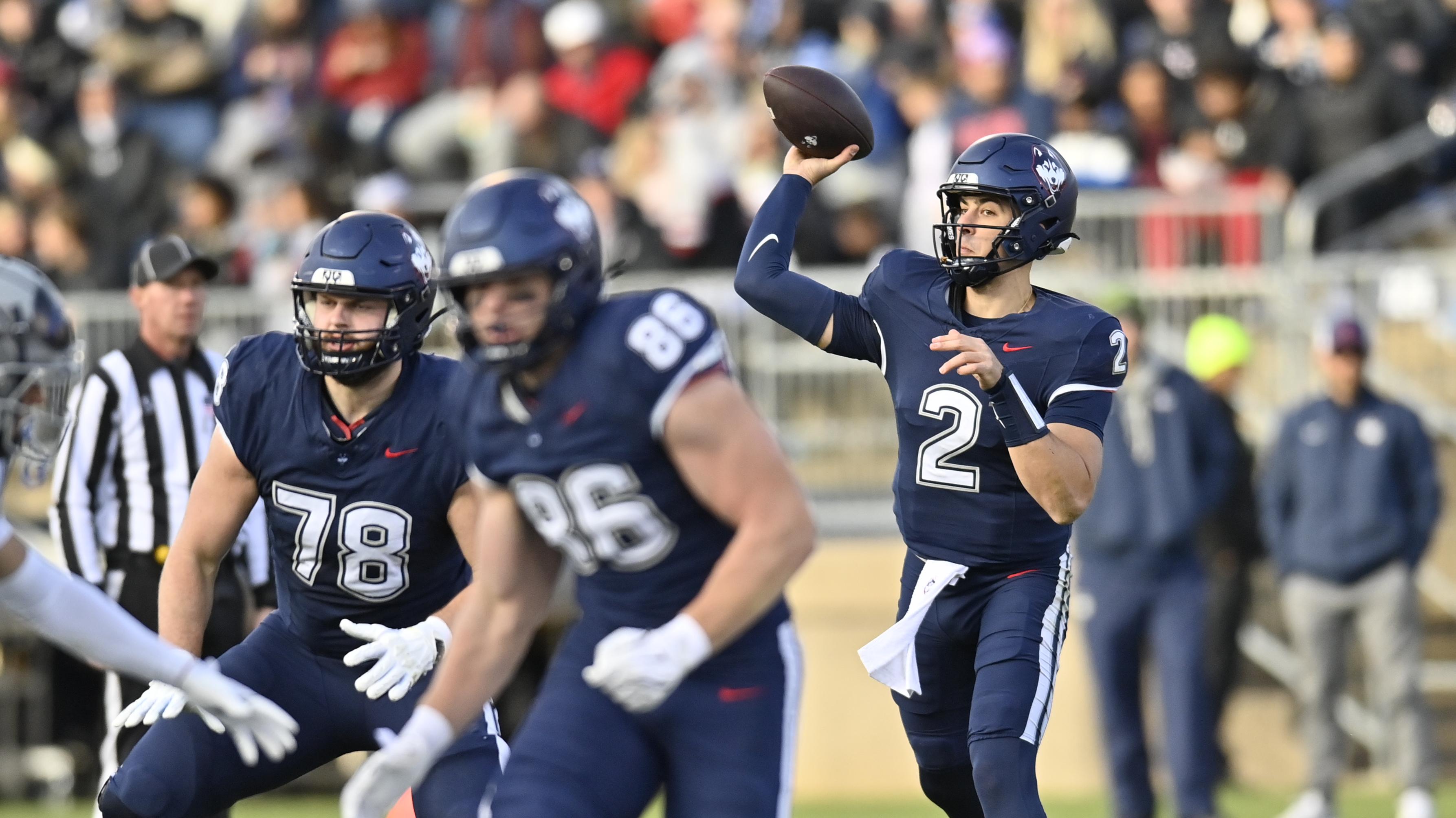 COLLEGE FOOTBALL: NOV 15 Air Force at UConn