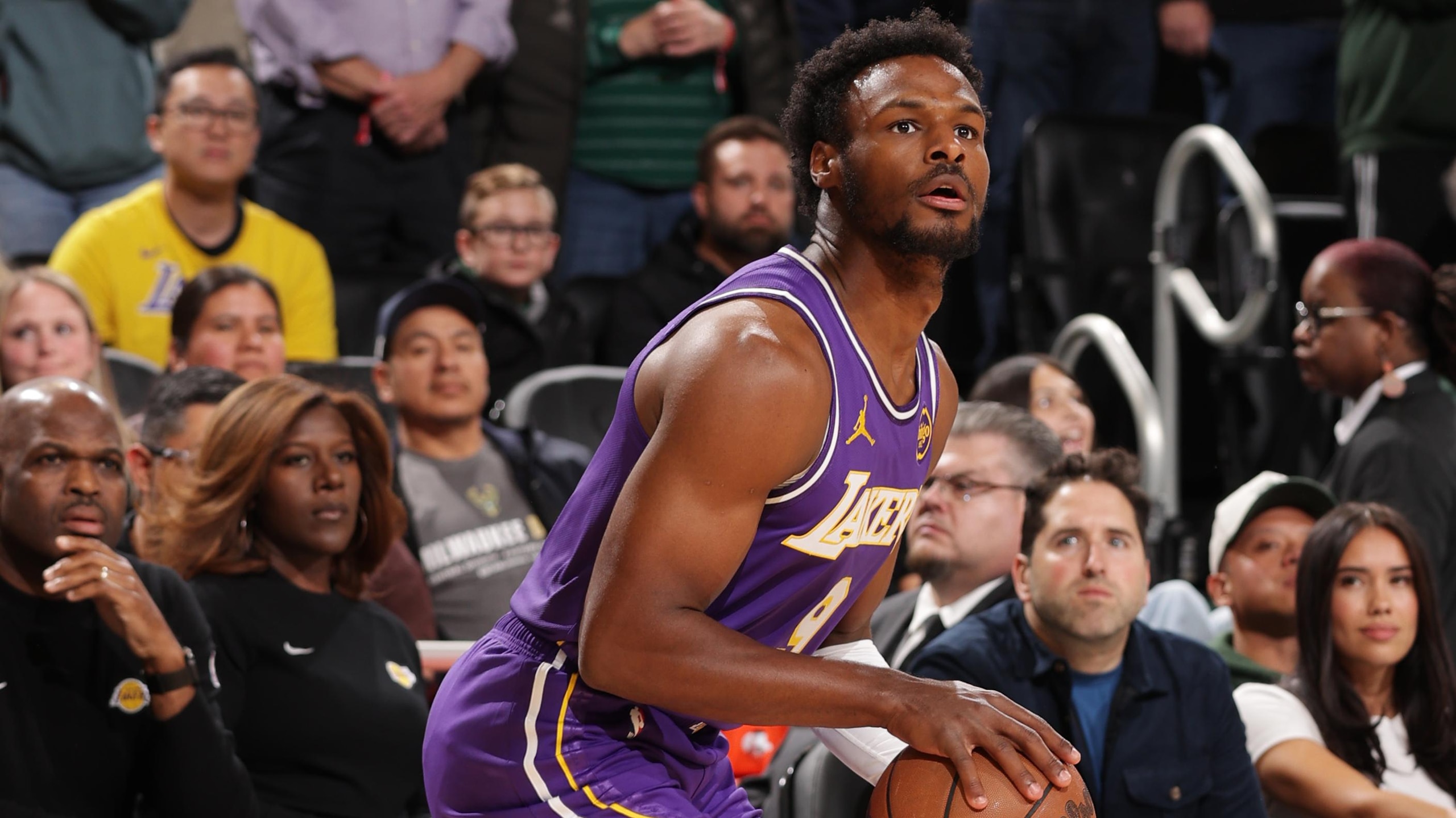 Los Angeles Lakers v Milwaukee Bucks
