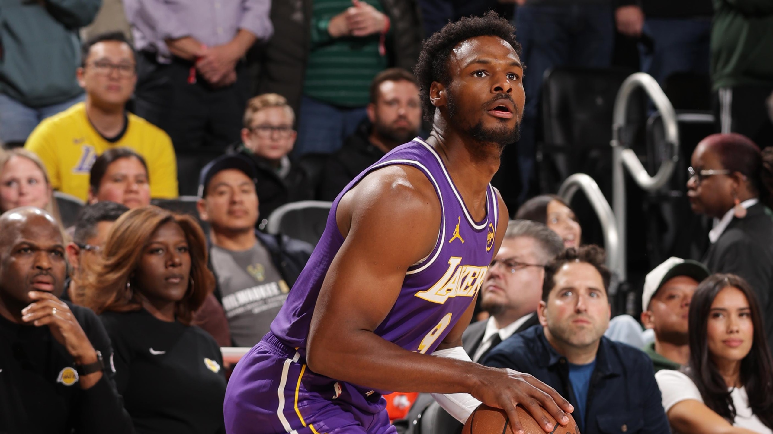 Los Angeles Lakers v Milwaukee Bucks