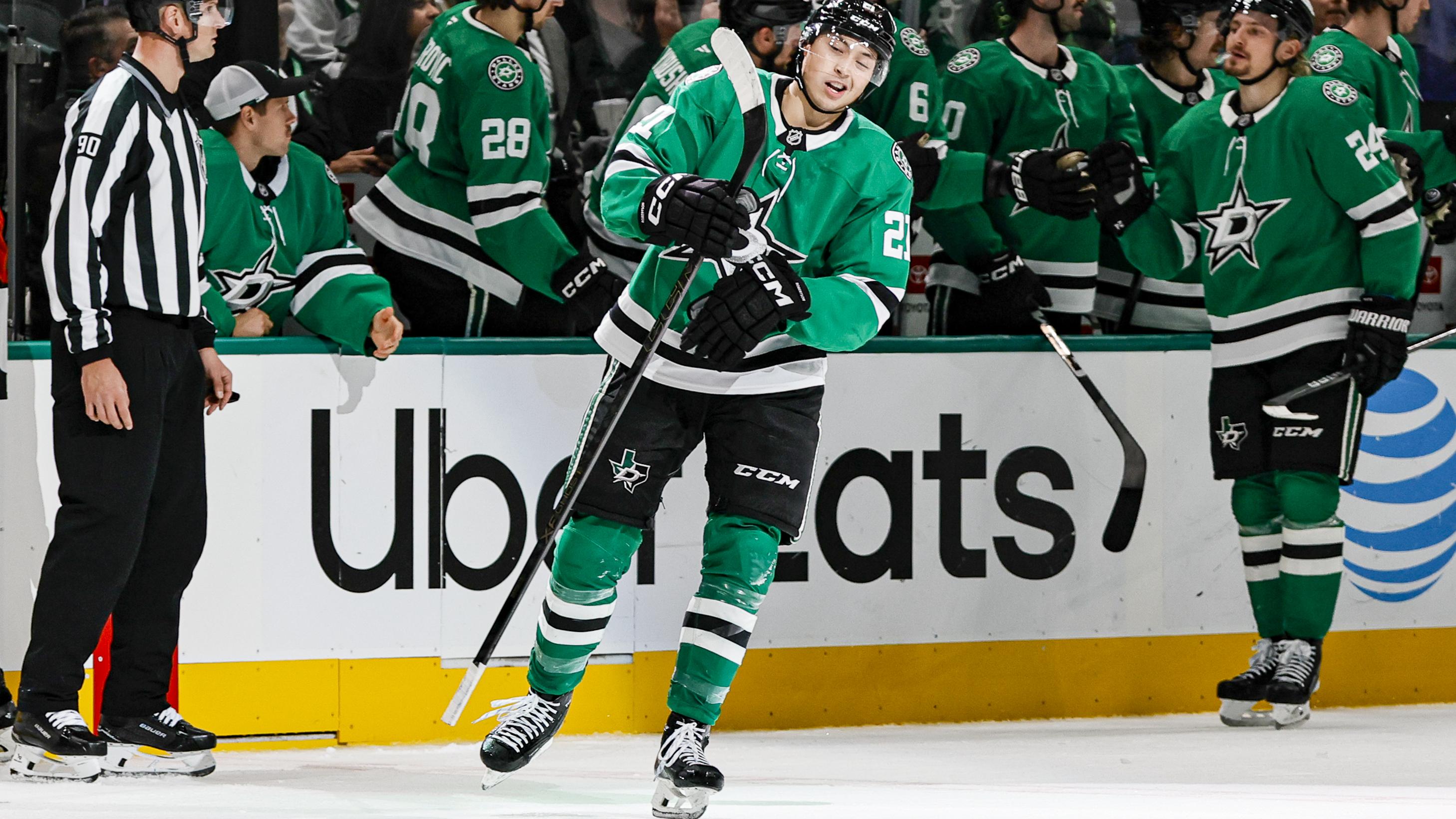 NHL: NOV 15 Flyers at Stars