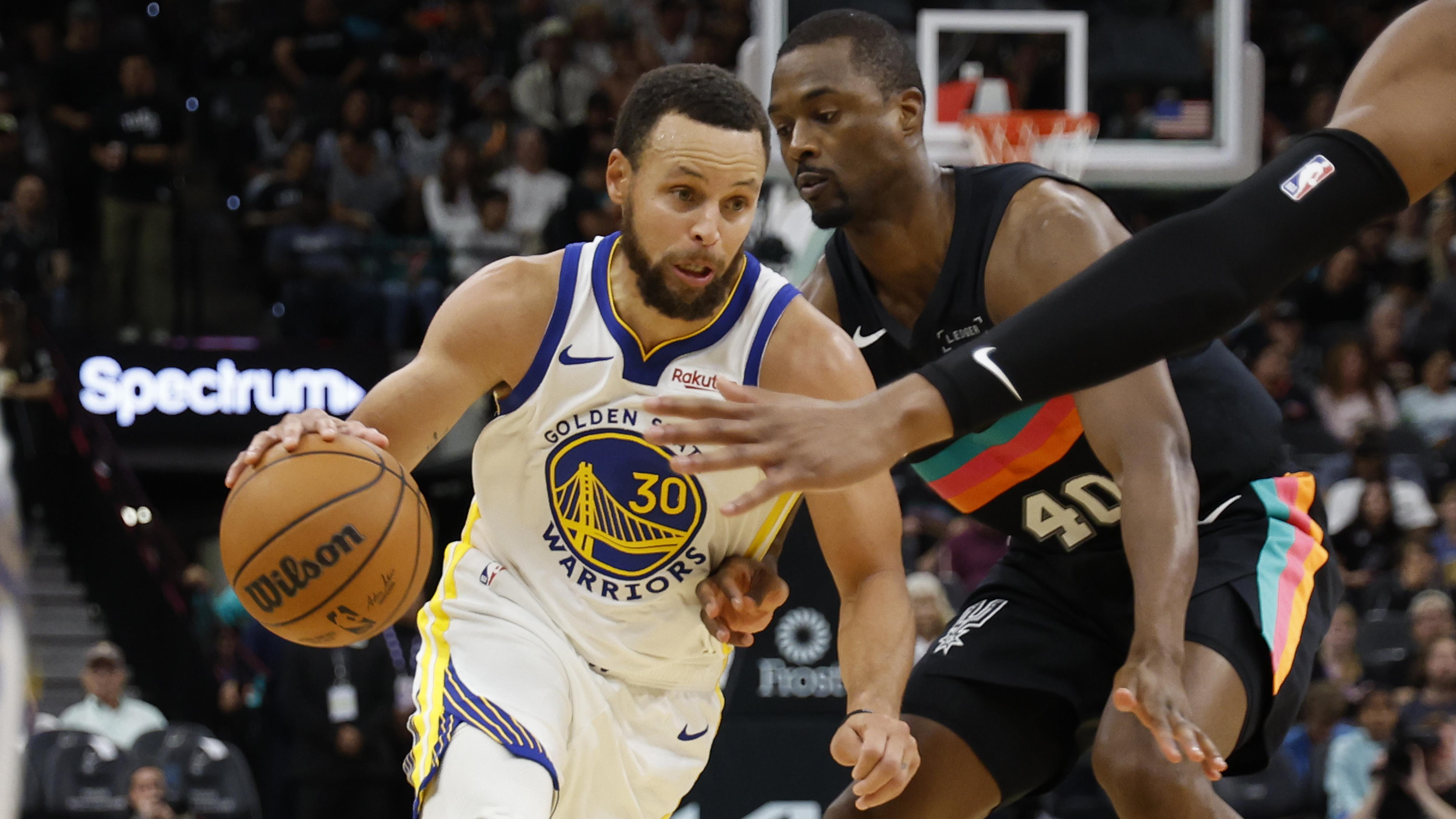 Warriors' Stephen Curry Spotted in Nike After Under Armour Split