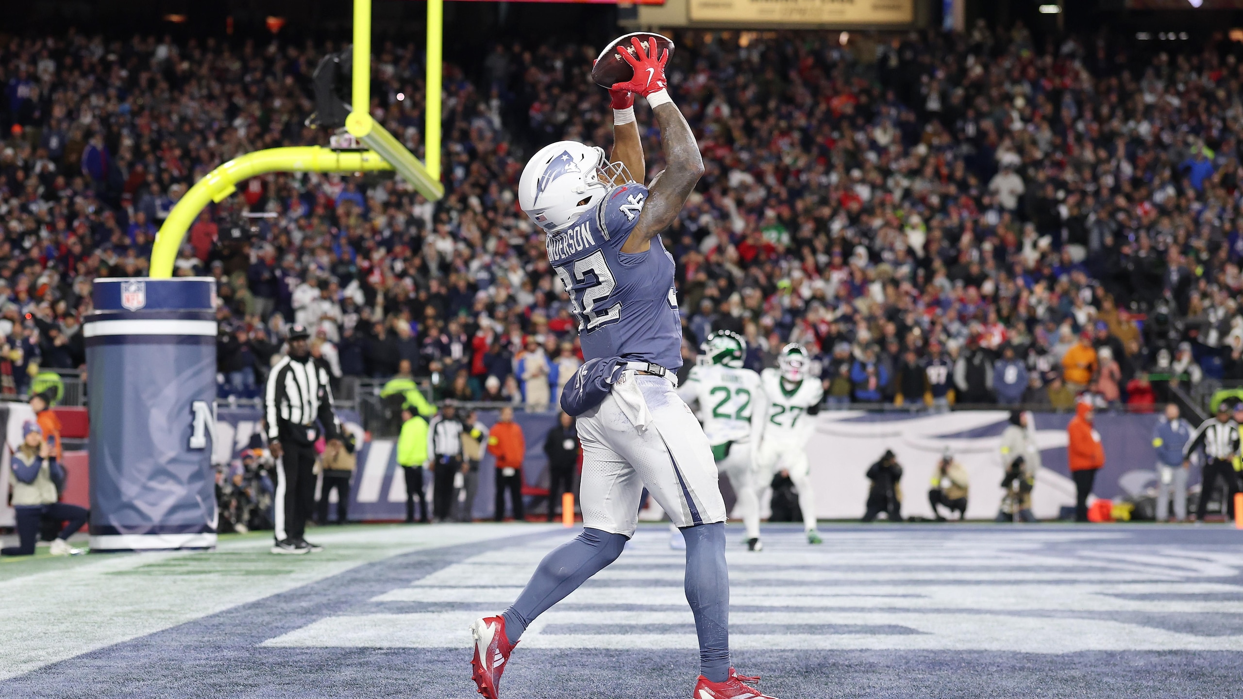 New York Jets v New England Patriots