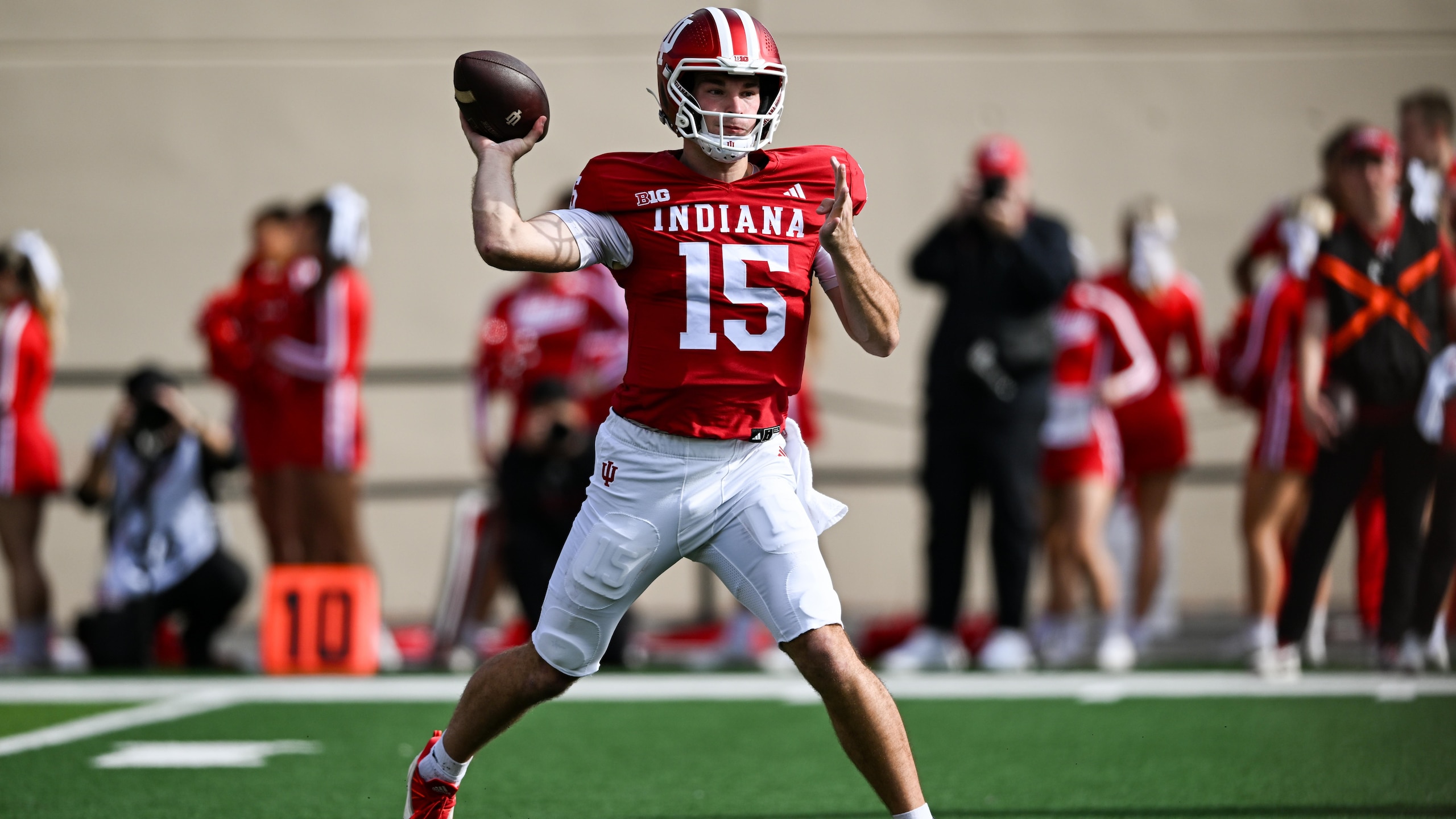 COLLEGE FOOTBALL: NOV 15 Wisconsin at Indiana COLLEGE FOOTBALL: NOV 15 Wisconsin at Indiana