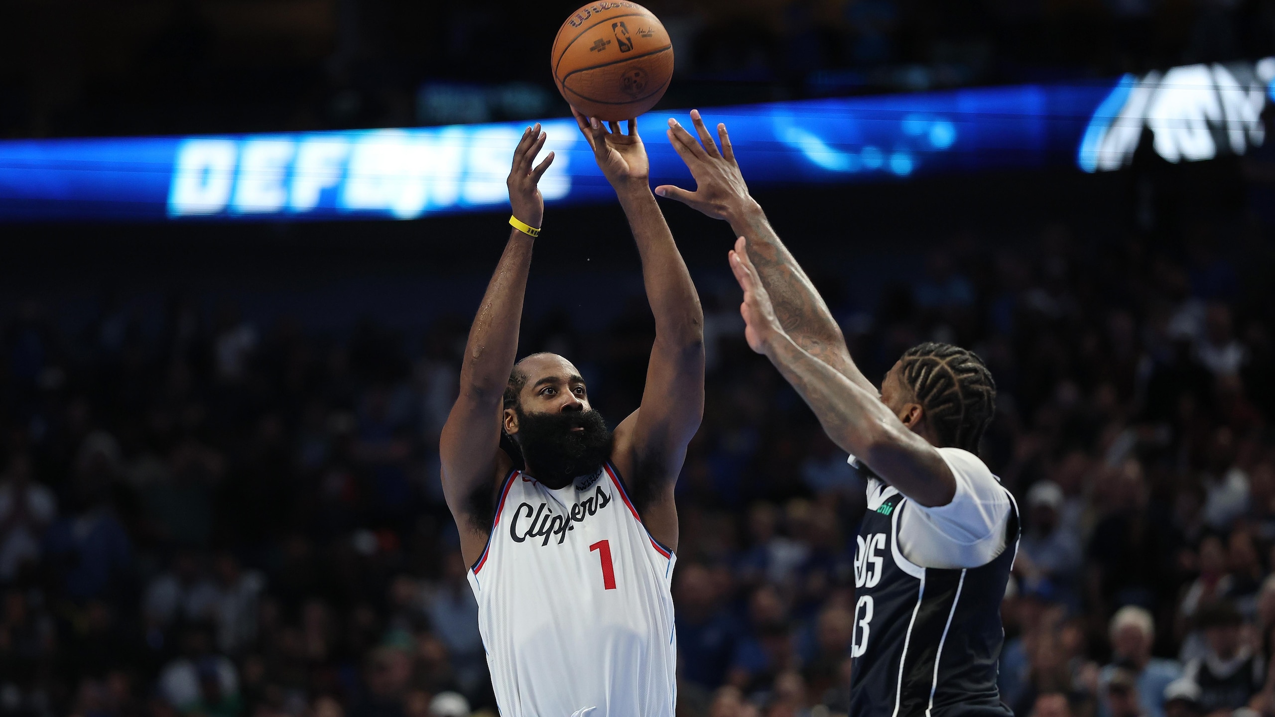 Los Angeles Clippers v Dallas Mavericks