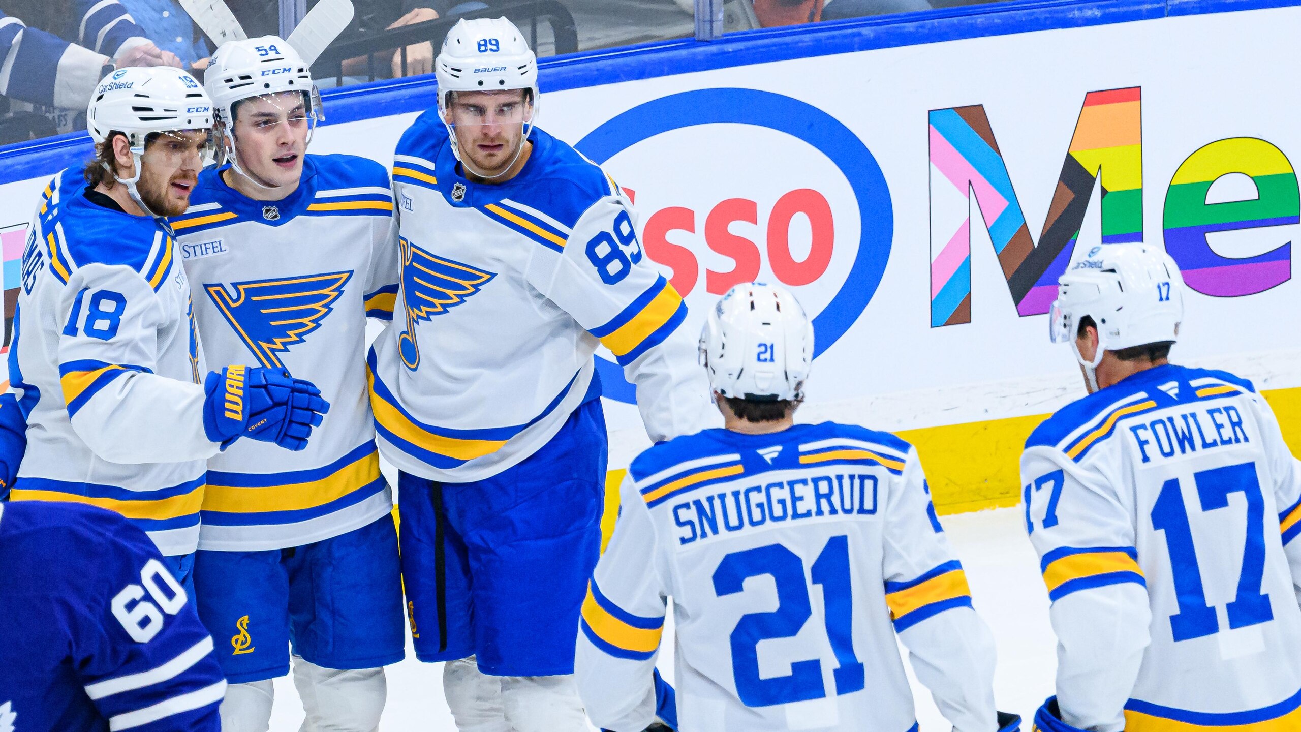 NHL: NOV 18 Blues at Maple Leafs