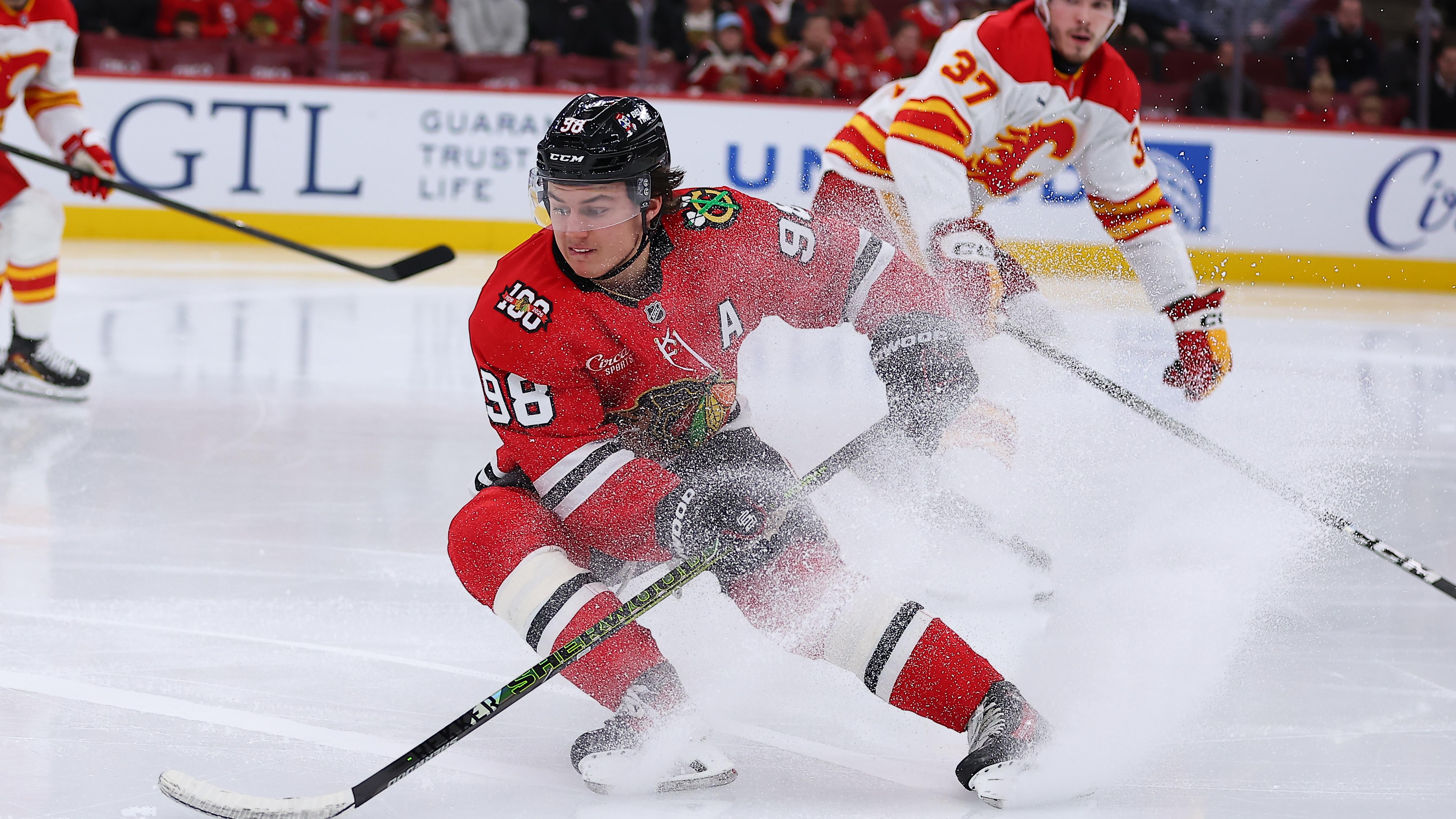 NHL: NOV 18 Flames at Blackhawks