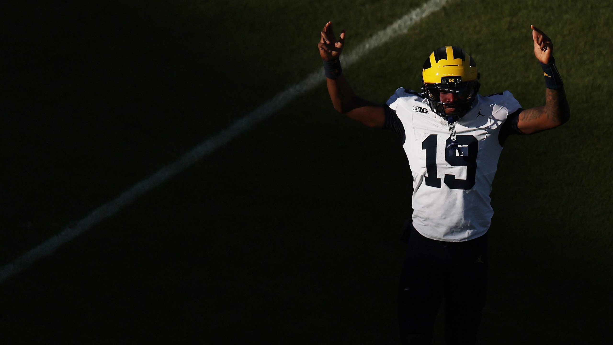 Michigan v Northwestern Michigan v Northwestern