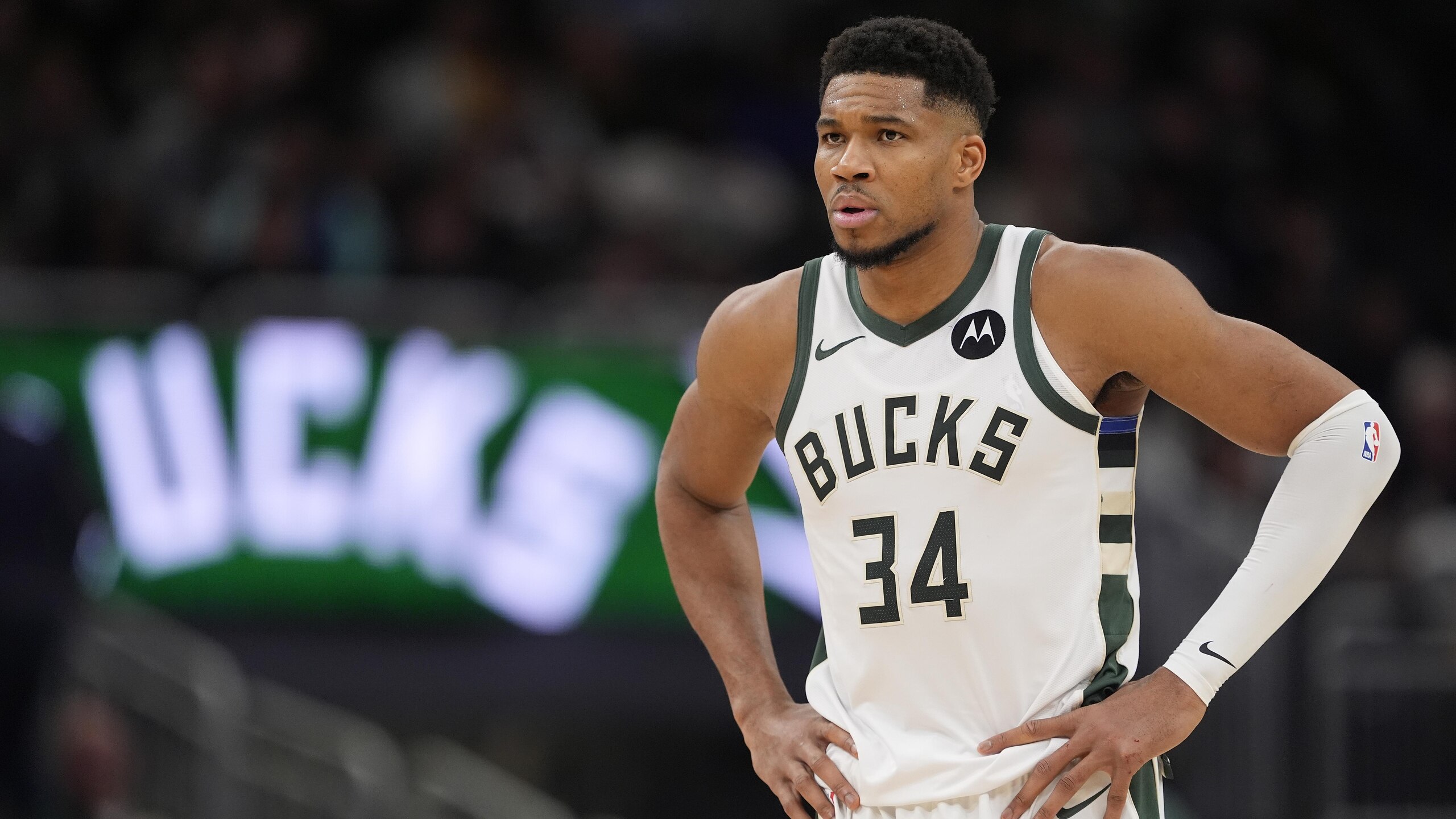 Los Angeles Lakers v Milwaukee Bucks