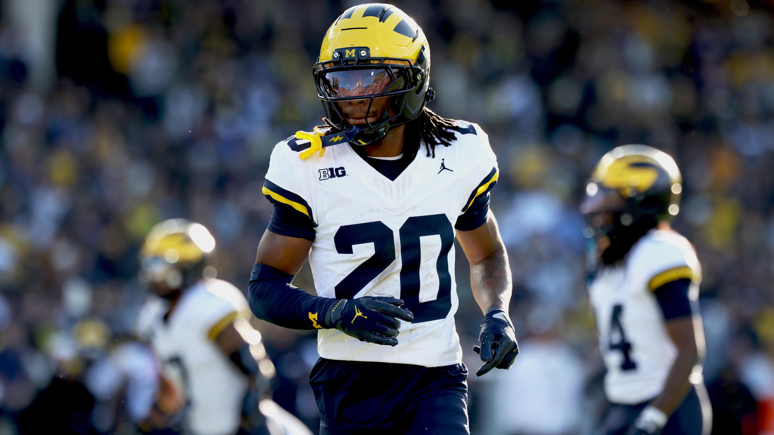 Michigan v Northwestern Michigan v Northwestern