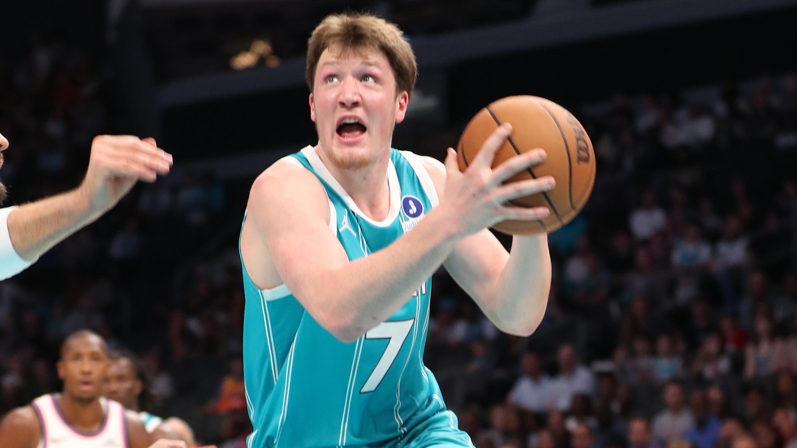 Los Angeles Clippers v Charlotte Hornets