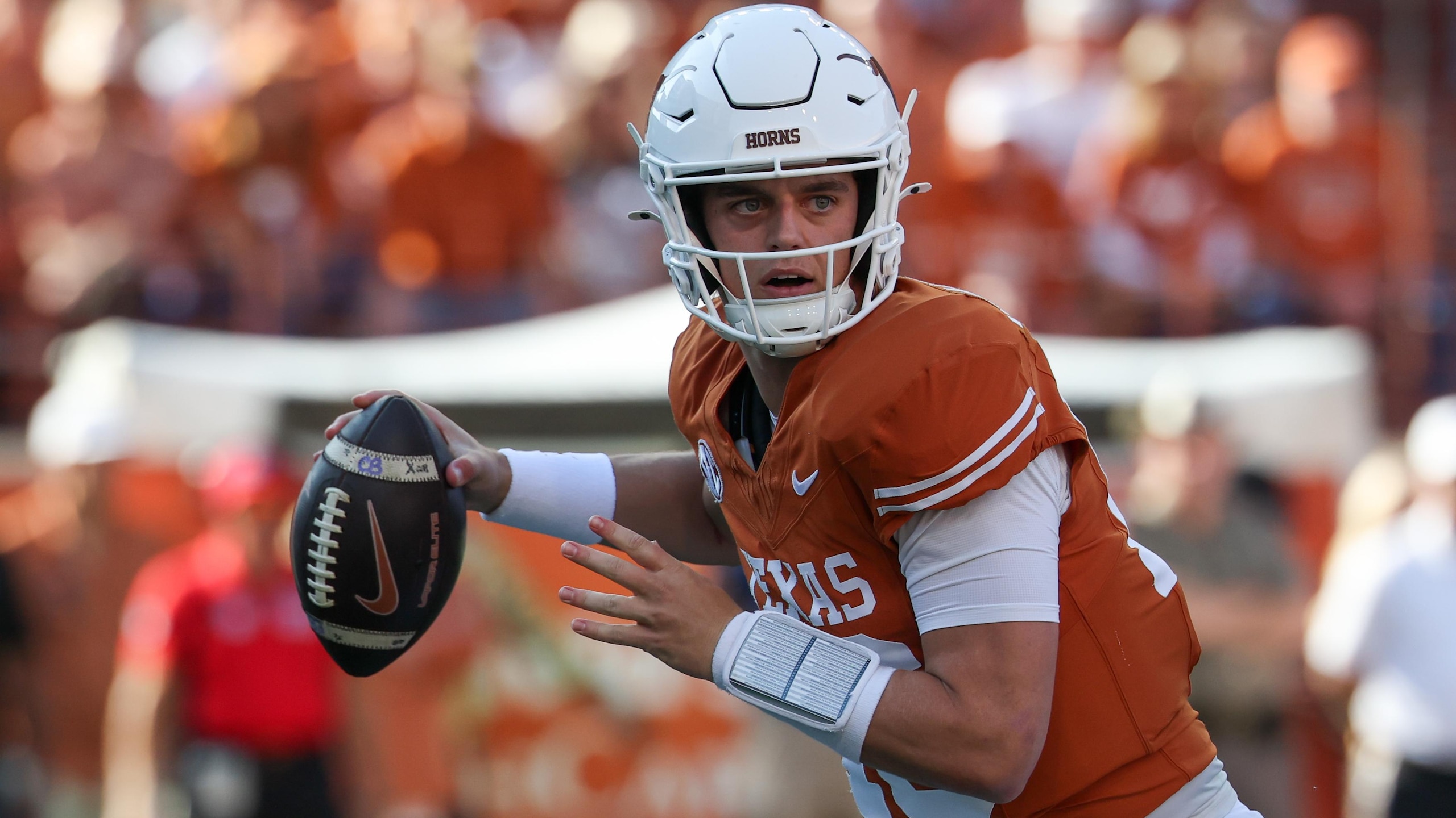 COLLEGE FOOTBALL: NOV 22 Arkansas at Texas COLLEGE FOOTBALL: NOV 22 Arkansas at Texas
