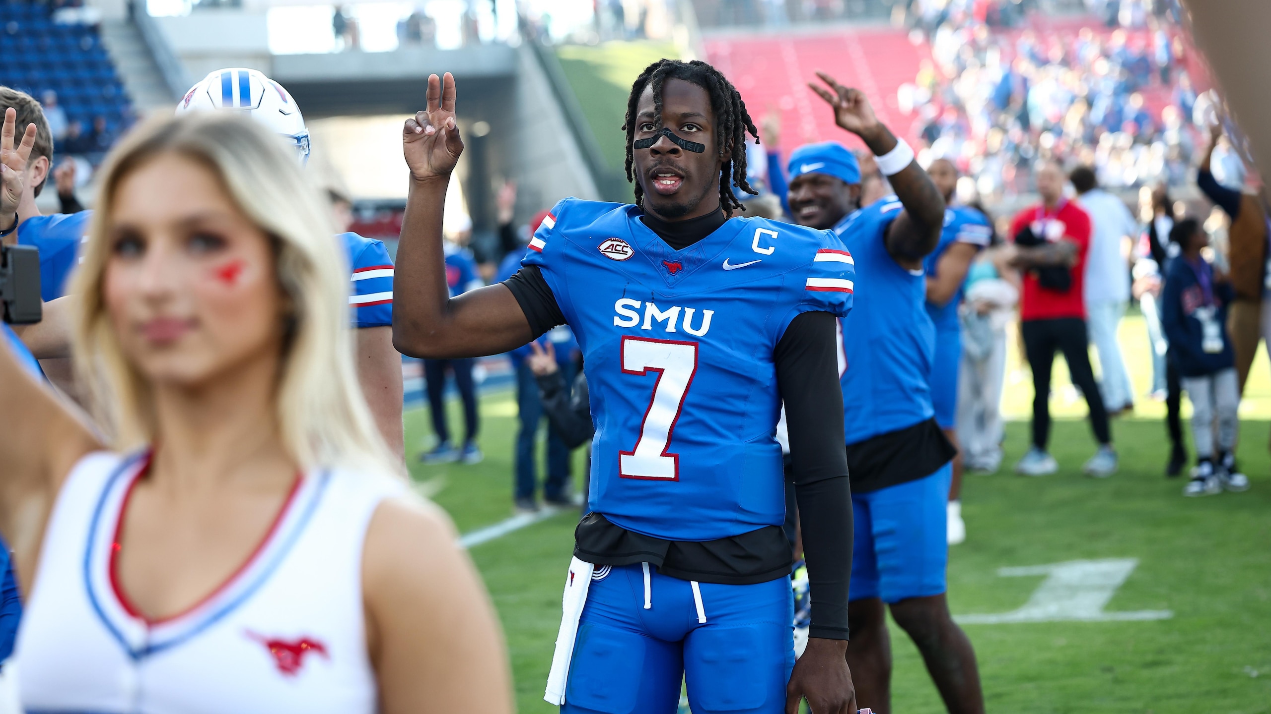 COLLEGE FOOTBALL: NOV 22 Louisville at SMU COLLEGE FOOTBALL: NOV 22 Louisville at SMU