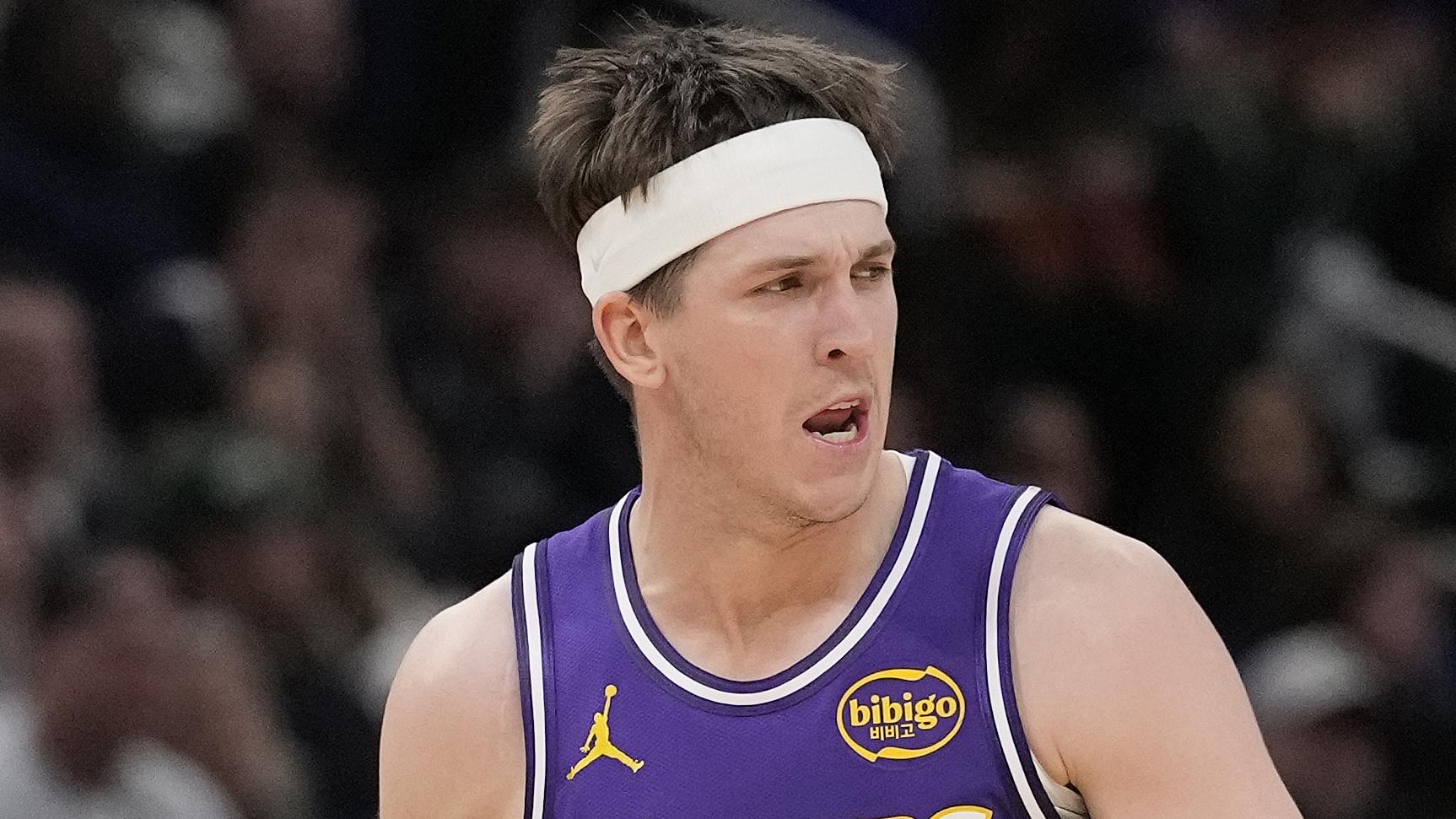 Los Angeles Lakers v Milwaukee Bucks