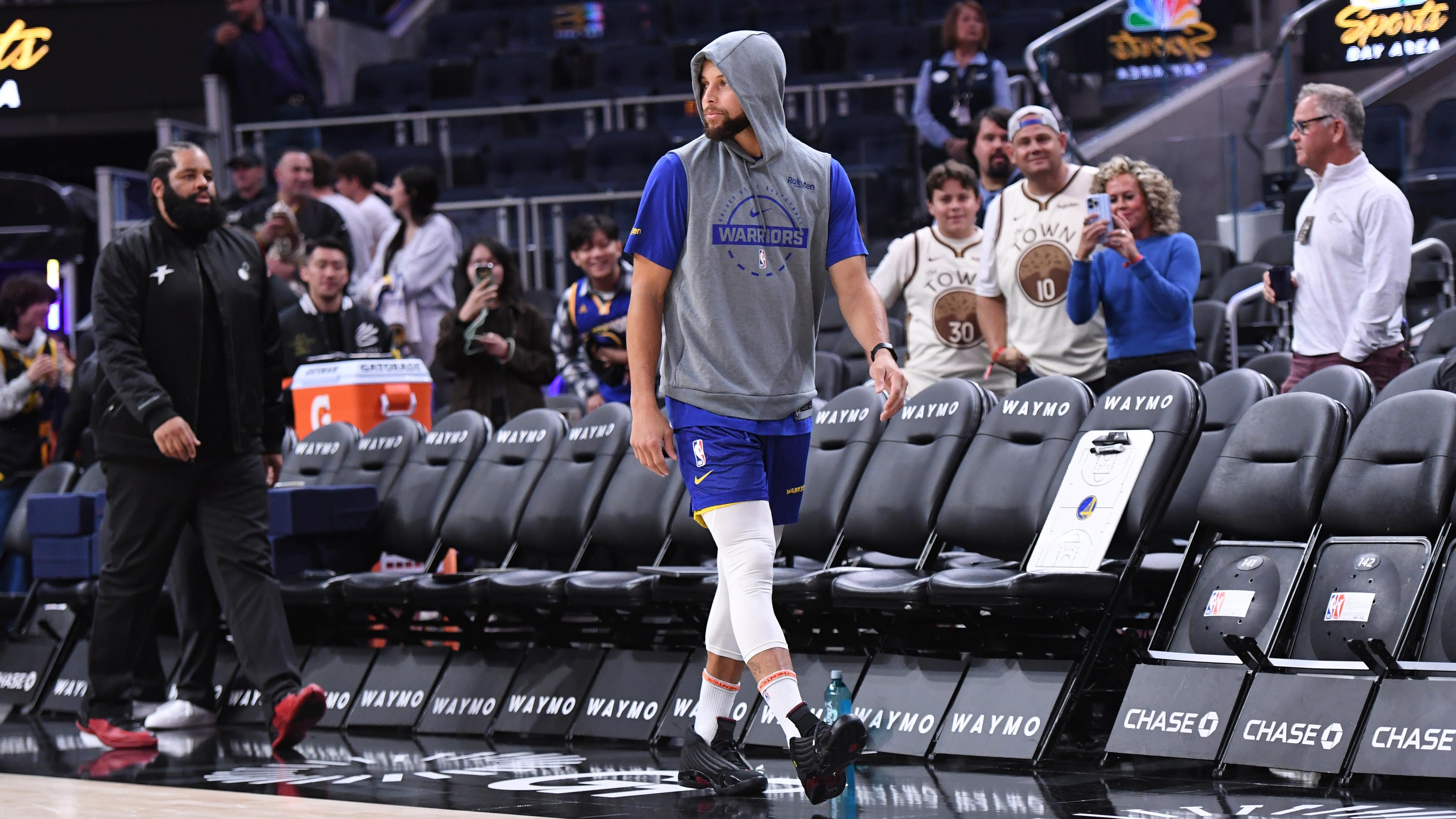 Stephen Curry Rocks Travis Scott Air Jordan vs Rockets