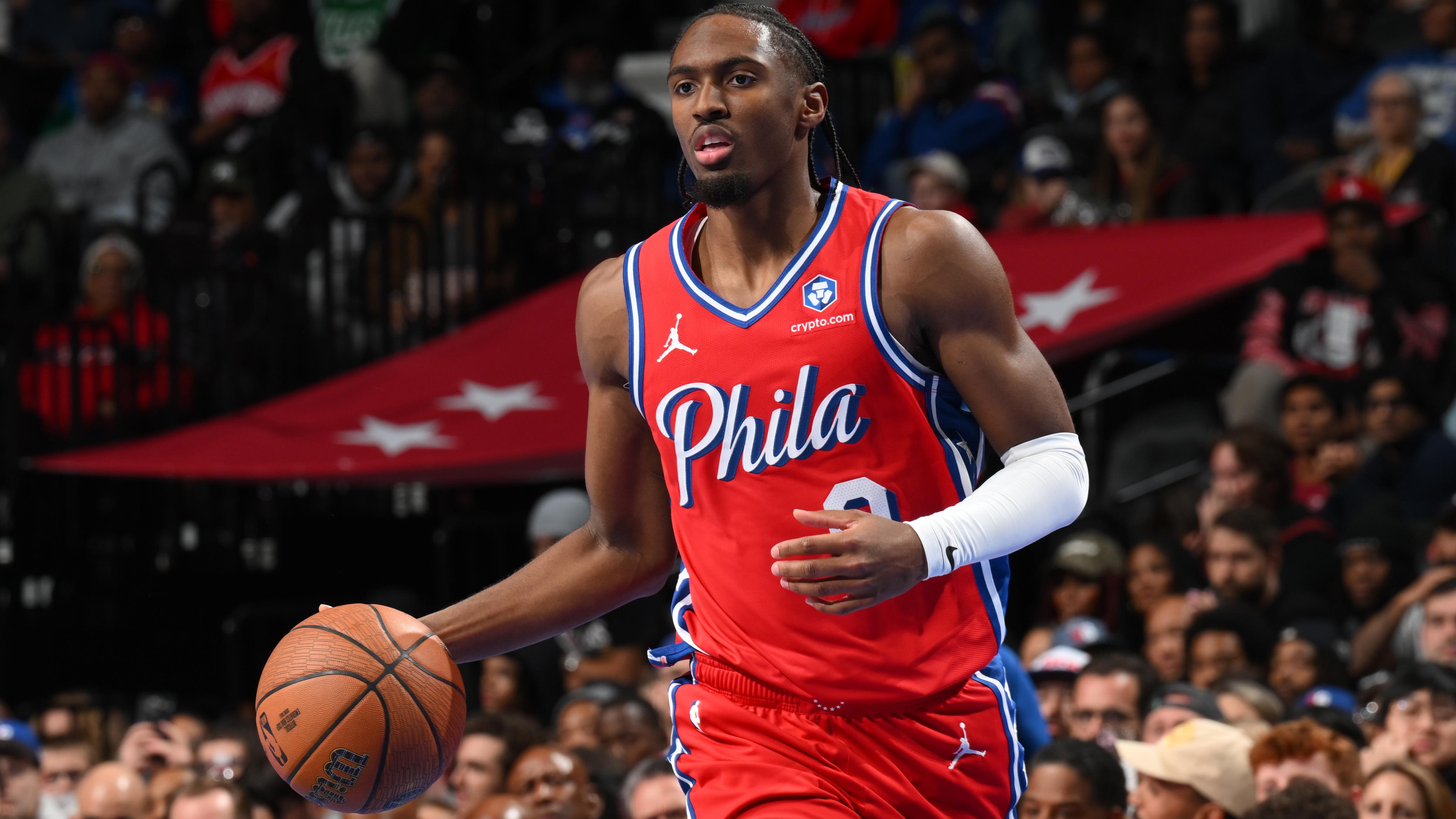 Sixers' Tyrese Maxey Runs Dogs at National Dog Show