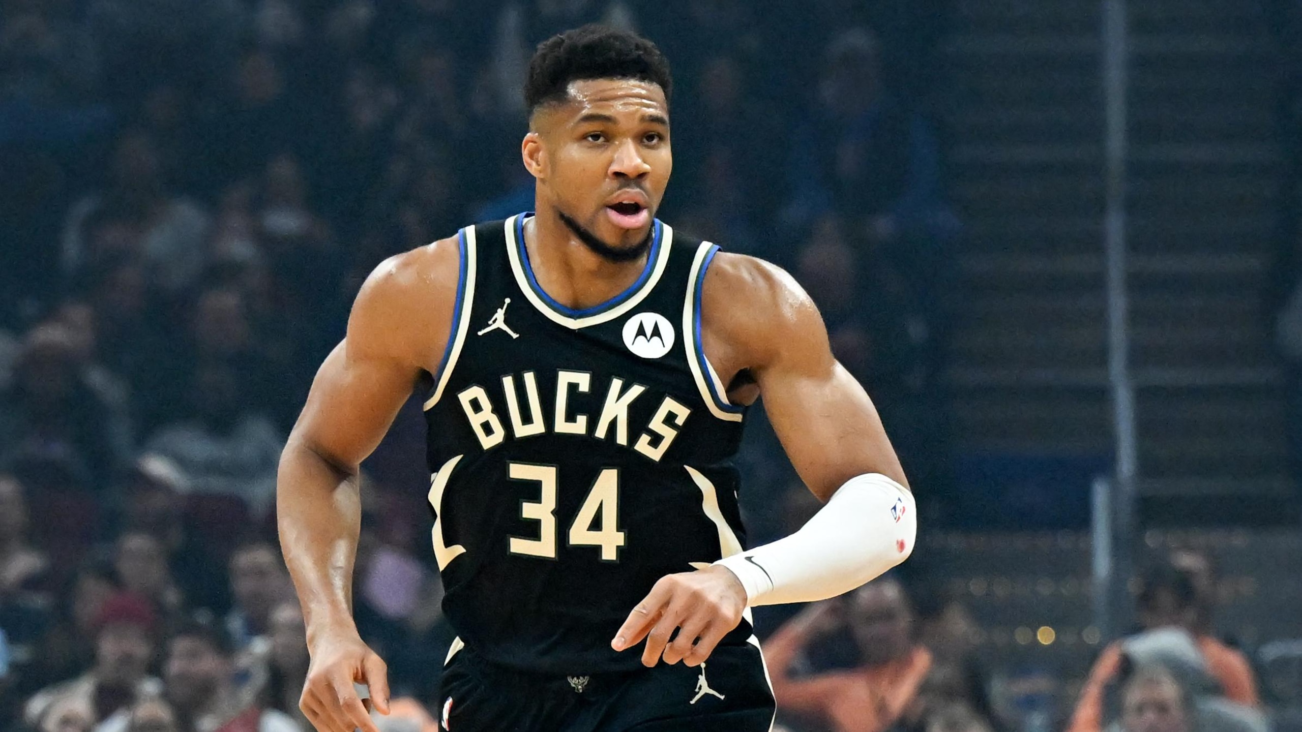 Milwaukee Bucks v Cleveland Cavaliers Milwaukee Bucks v Cleveland Cavaliers