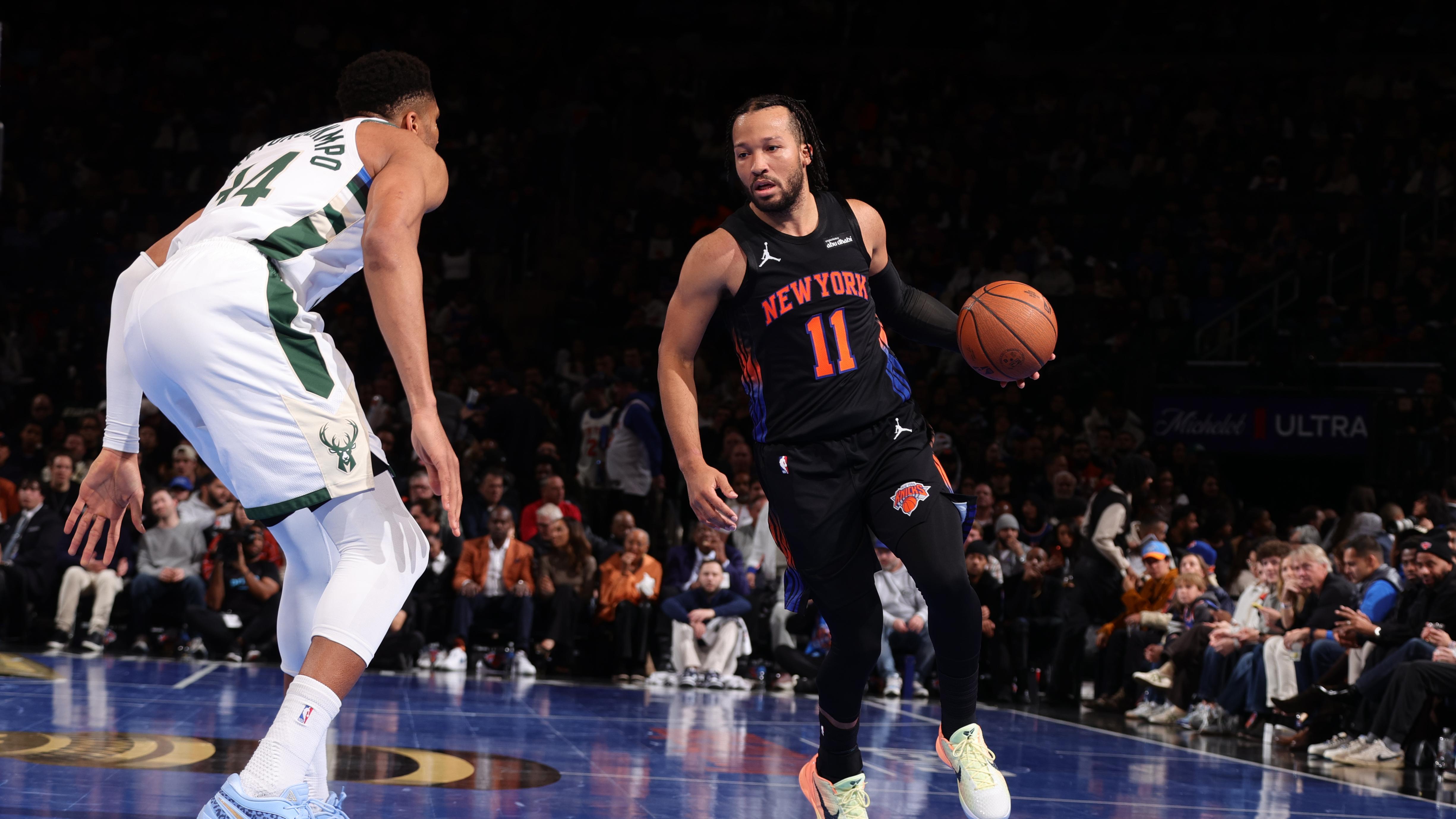 Milwaukee Bucks v New York Knicks