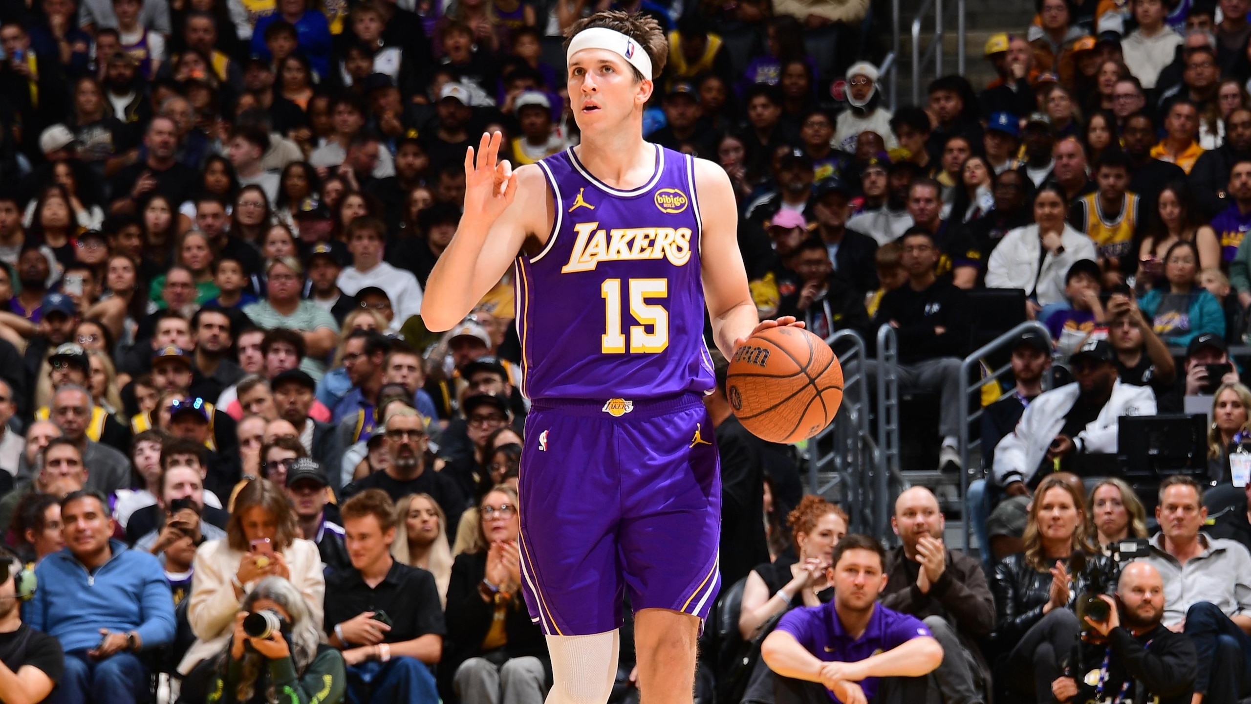 Dallas Mavericks v Los Angeles Lakers