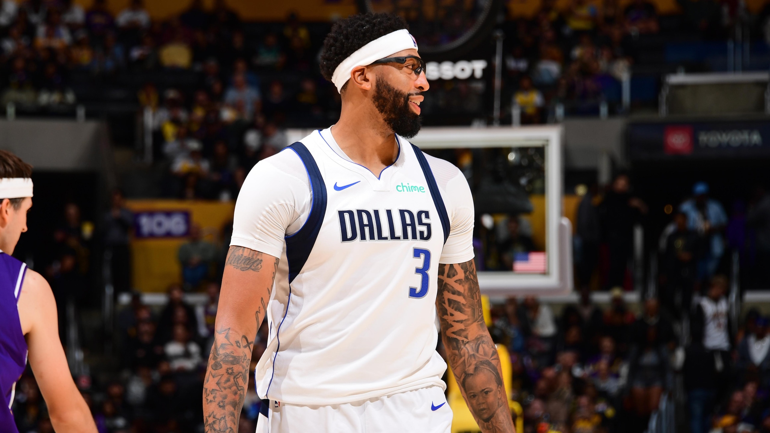 Dallas Mavericks v Los Angeles Lakers