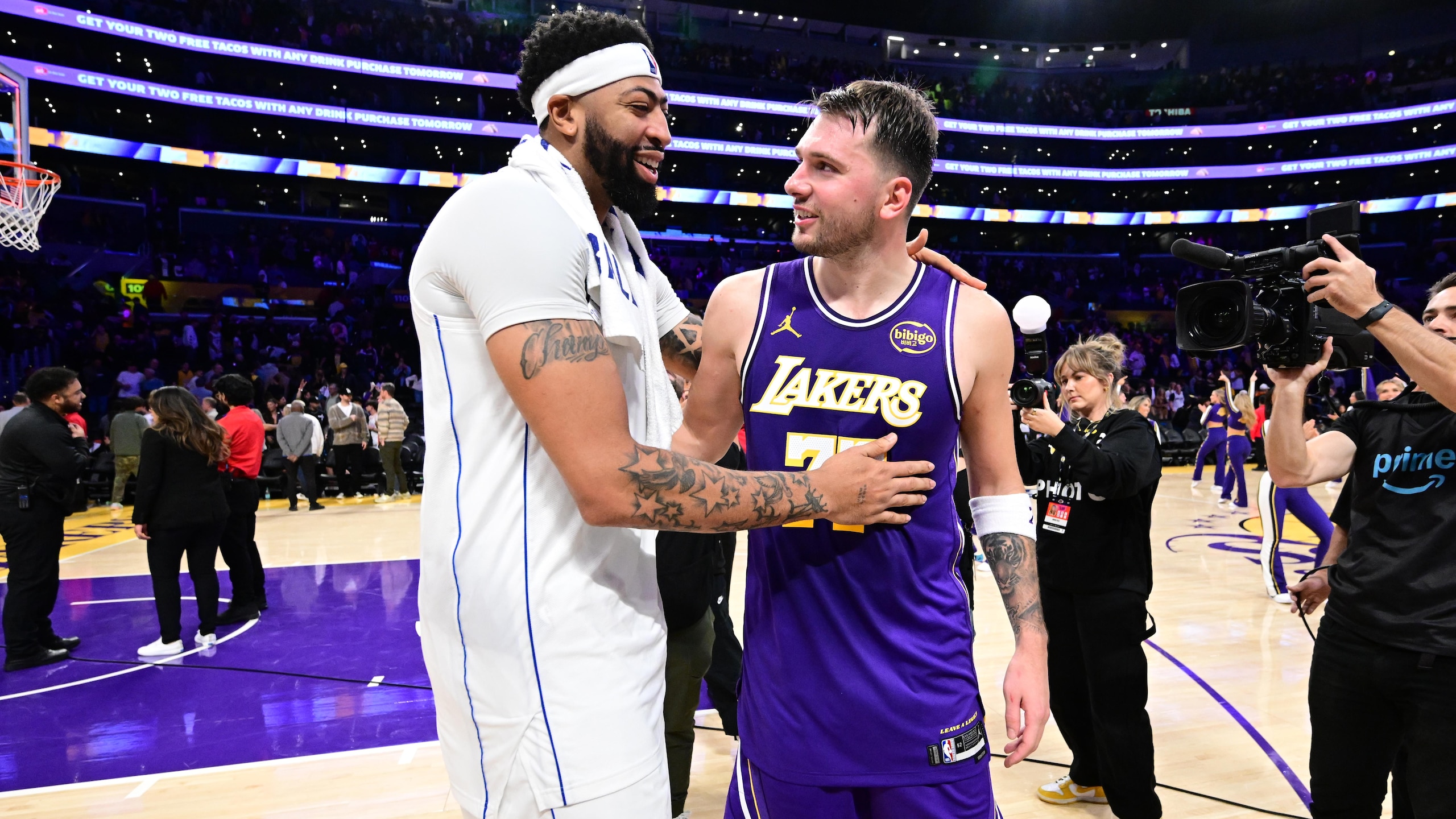 Dallas Mavericks v Los Angeles Lakers