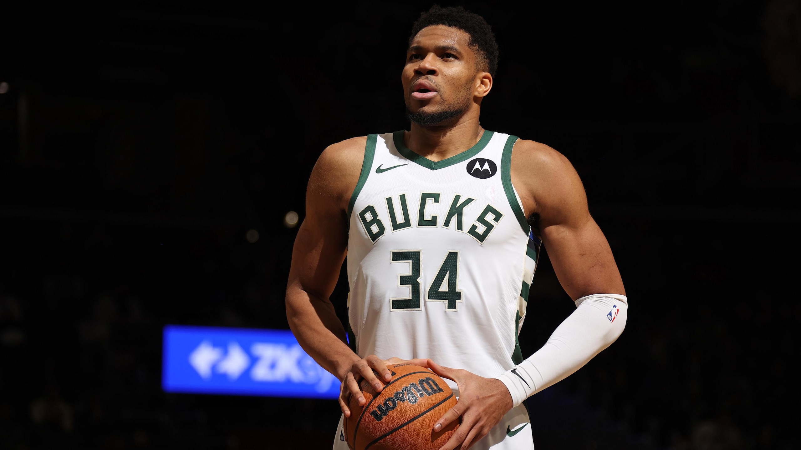 Milwaukee Bucks v Washington Wizards Milwaukee Bucks v Washington Wizards