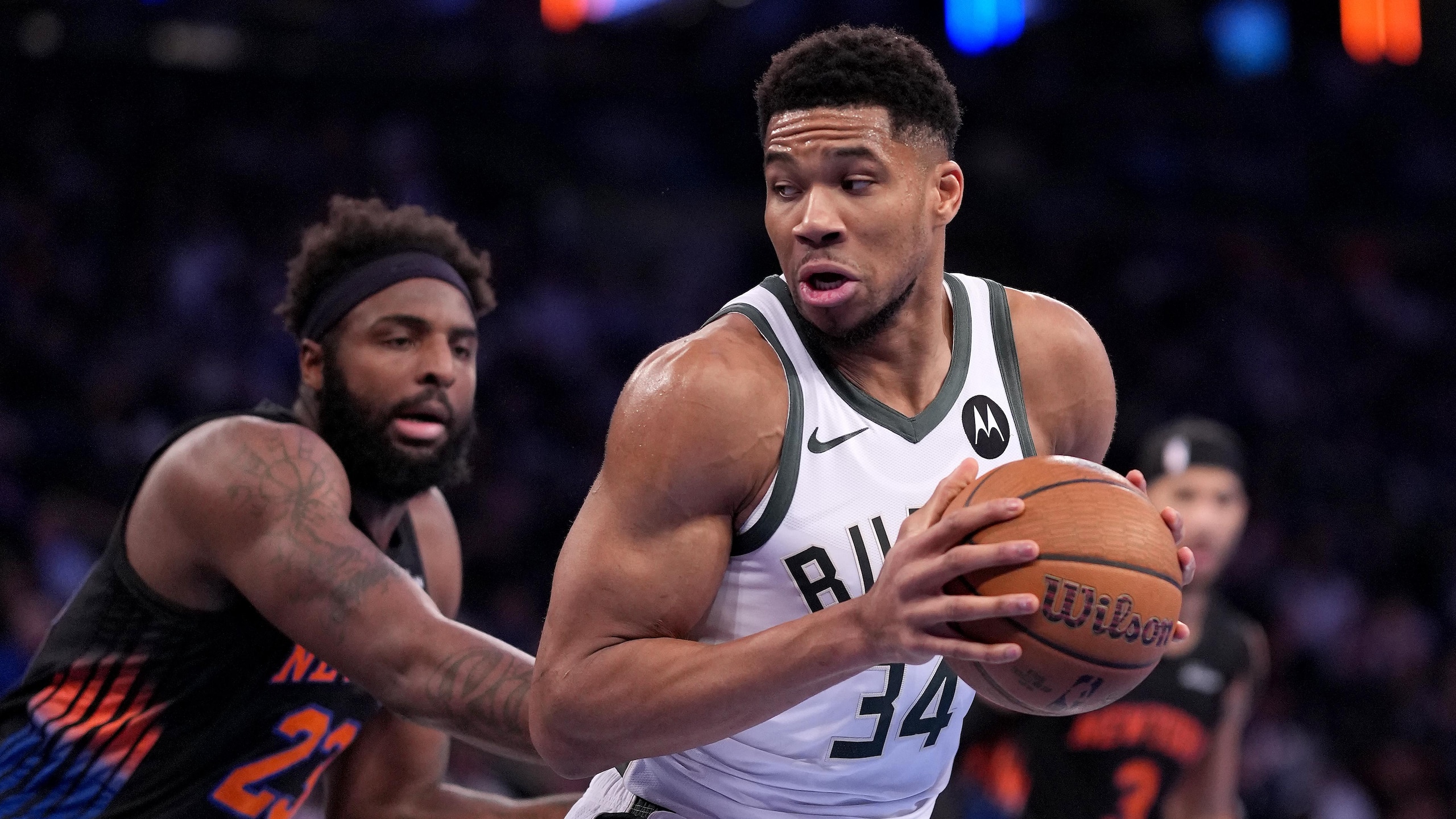 Milwaukee Bucks v New York Knicks