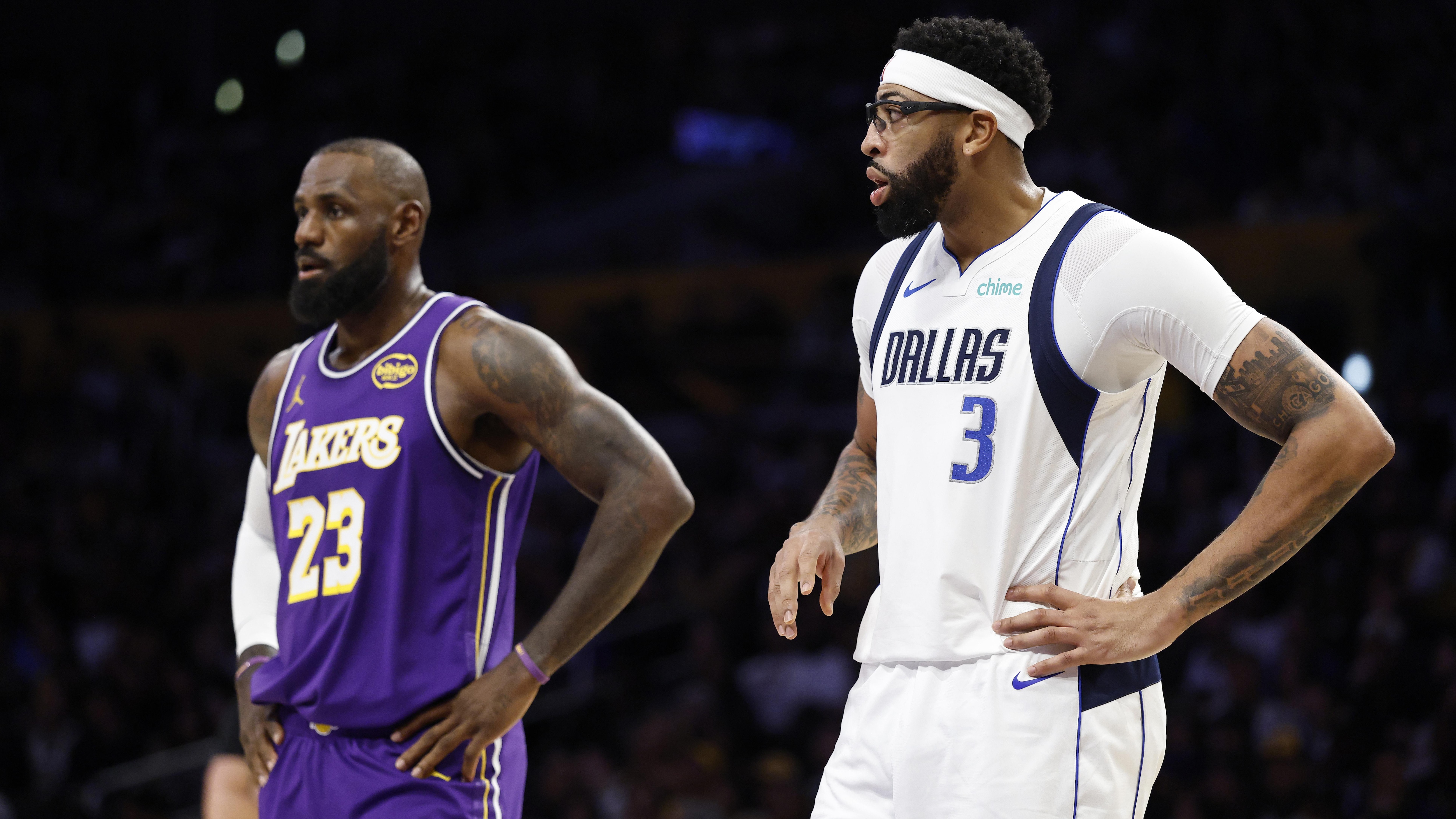 Dallas Mavericks v Los Angeles Lakers