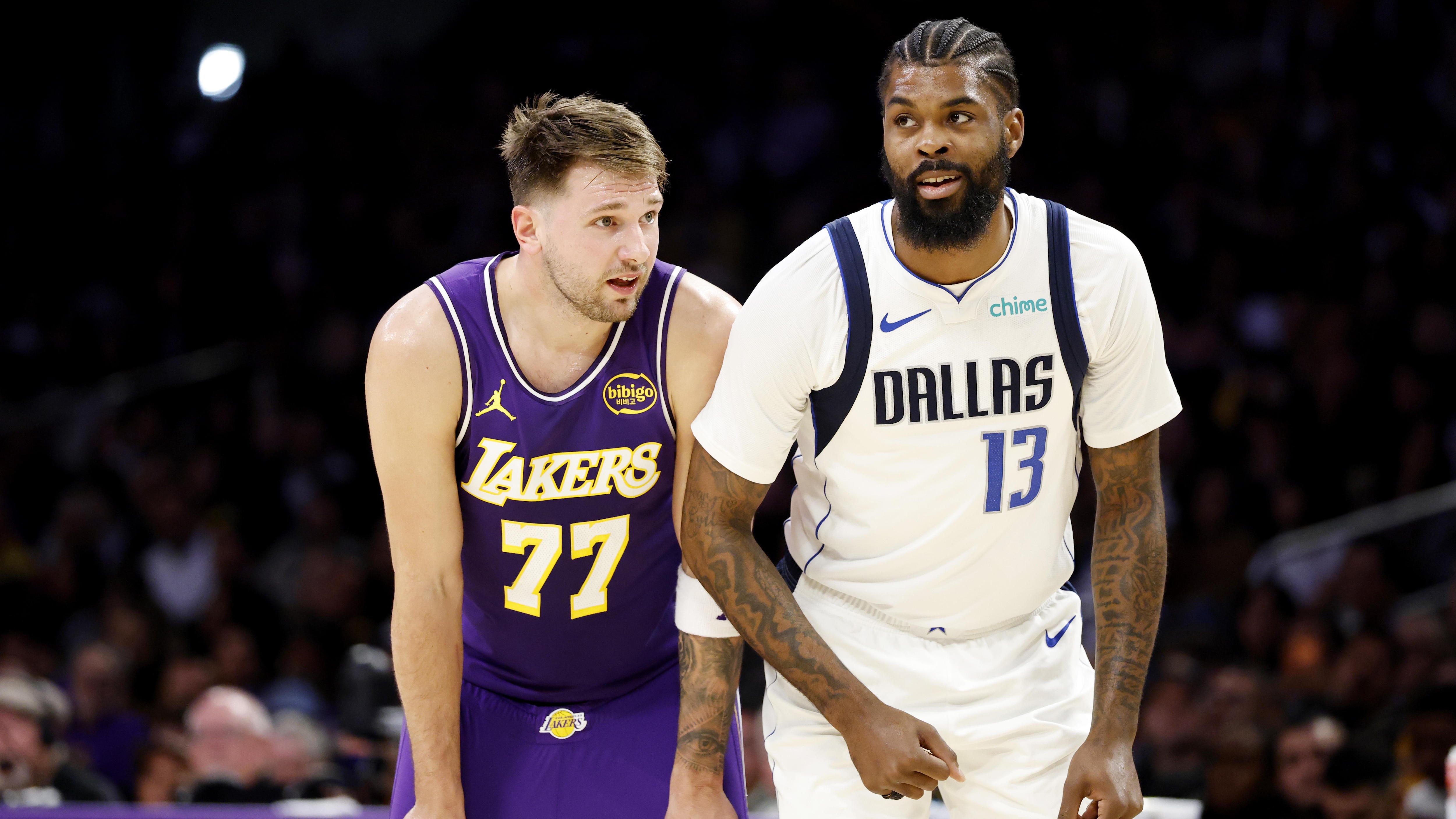 Dallas Mavericks v Los Angeles Lakers Dallas Mavericks v Los Angeles Lakers