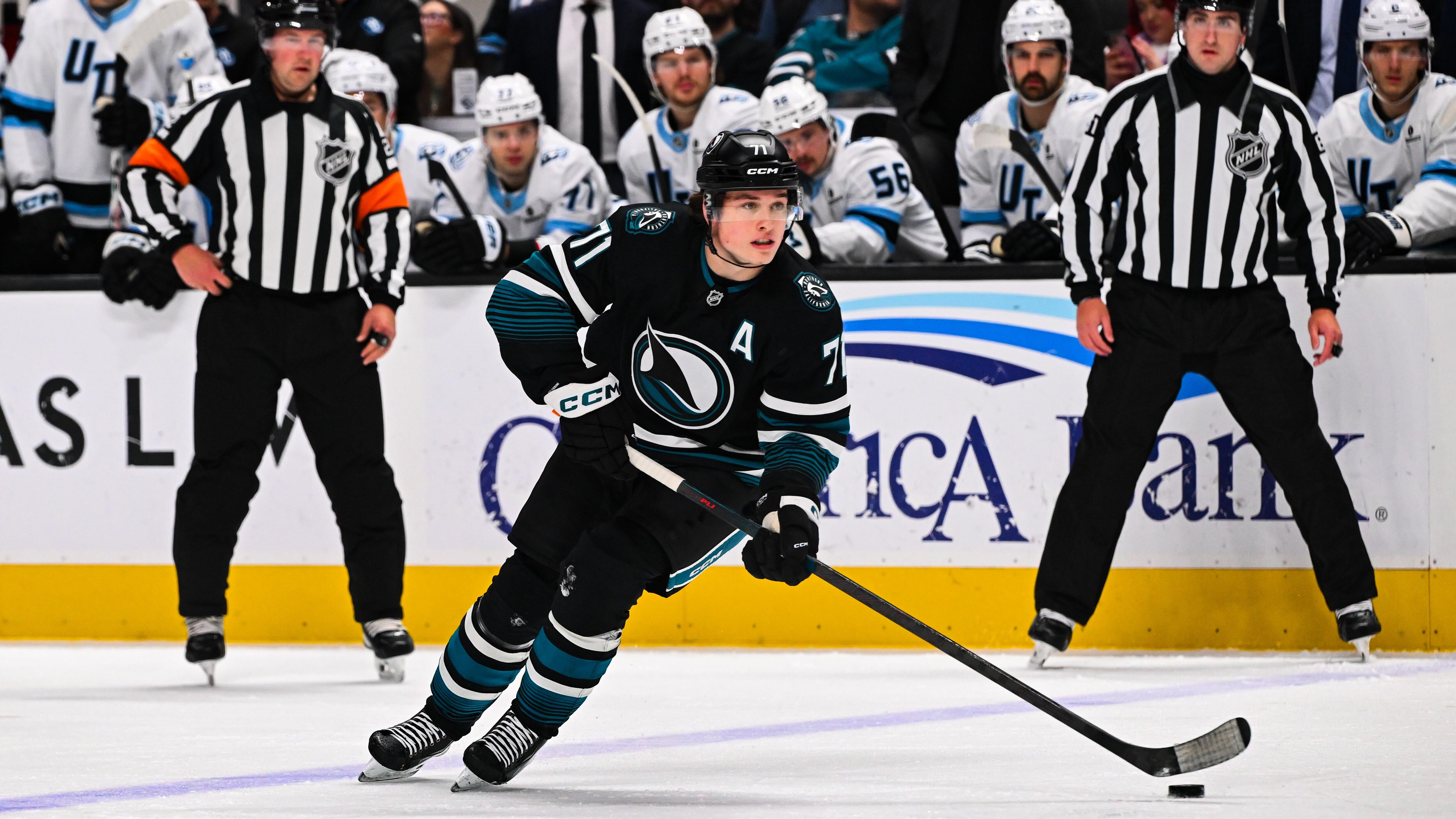 NHL: DEC 01 Mammoth at Sharks