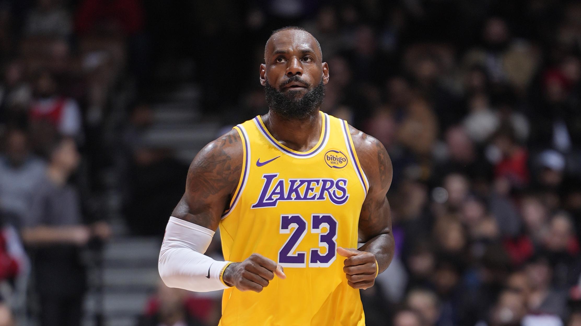 Los Angeles Lakers v Toronto Raptors