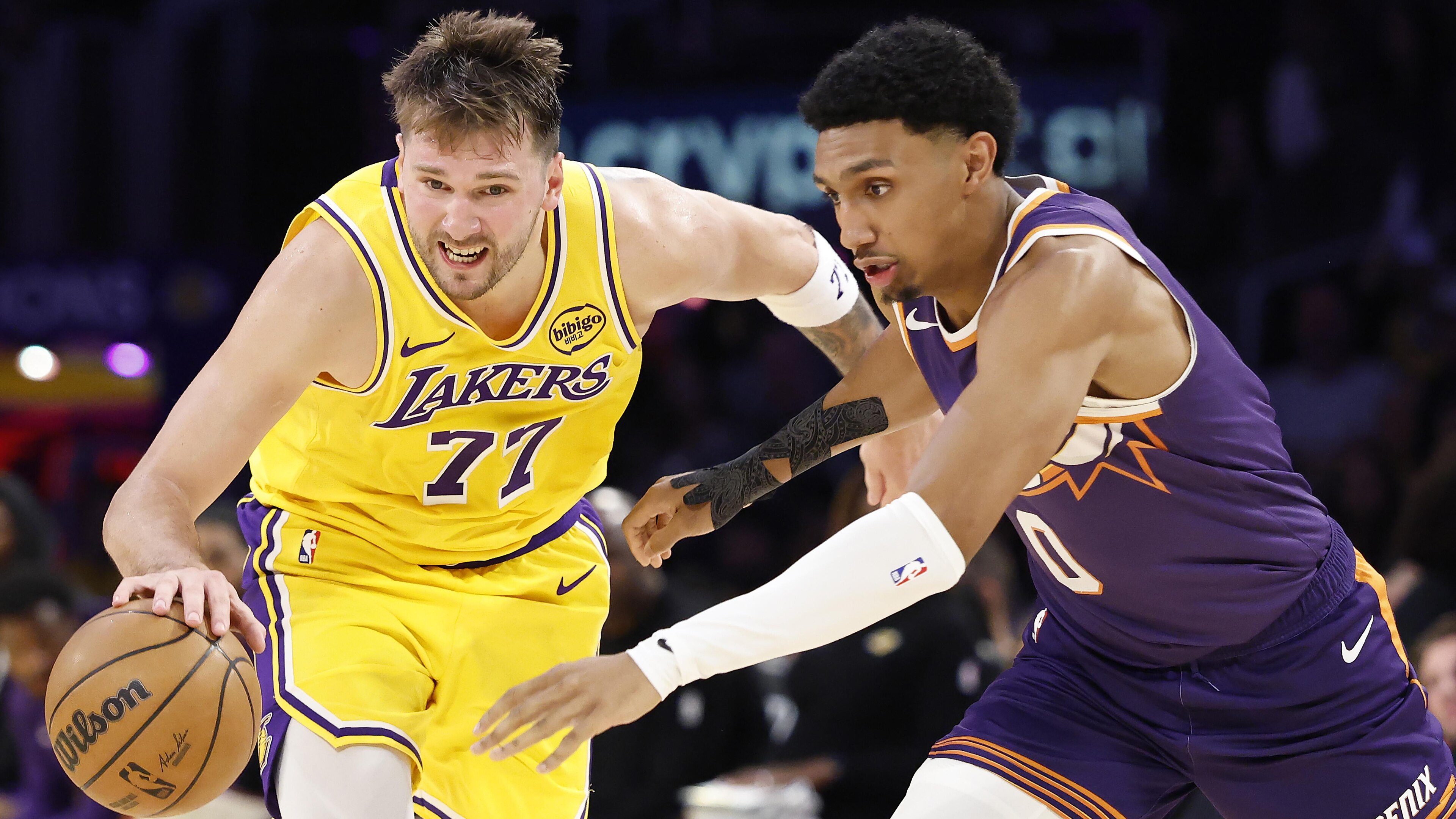 Phoenix Suns v Los Angeles Lakers