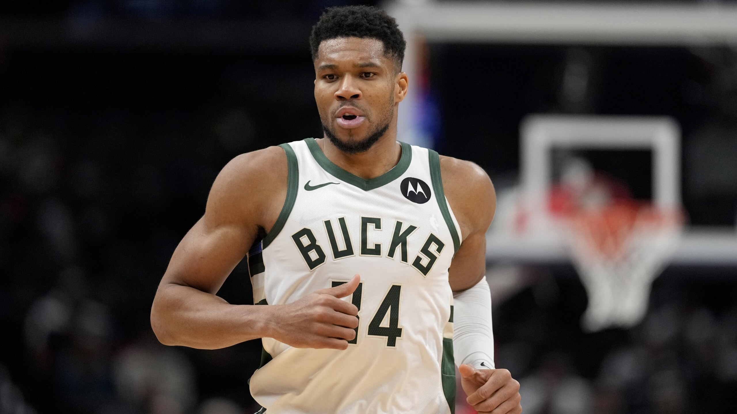 Milwaukee Bucks v Washington Wizards