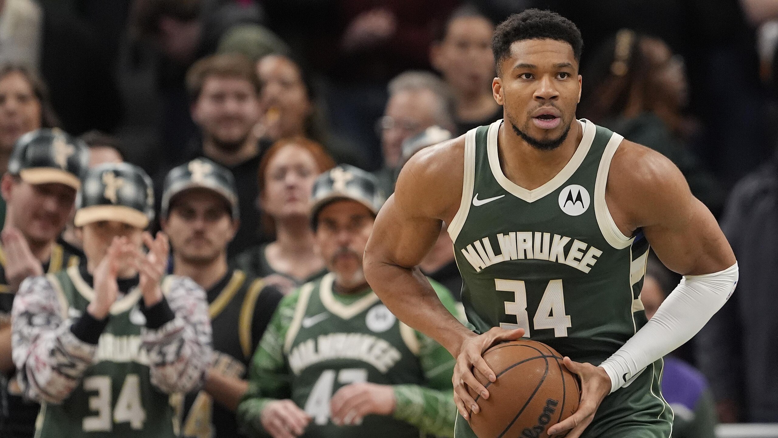 Detroit Pistons v Milwaukee Bucks