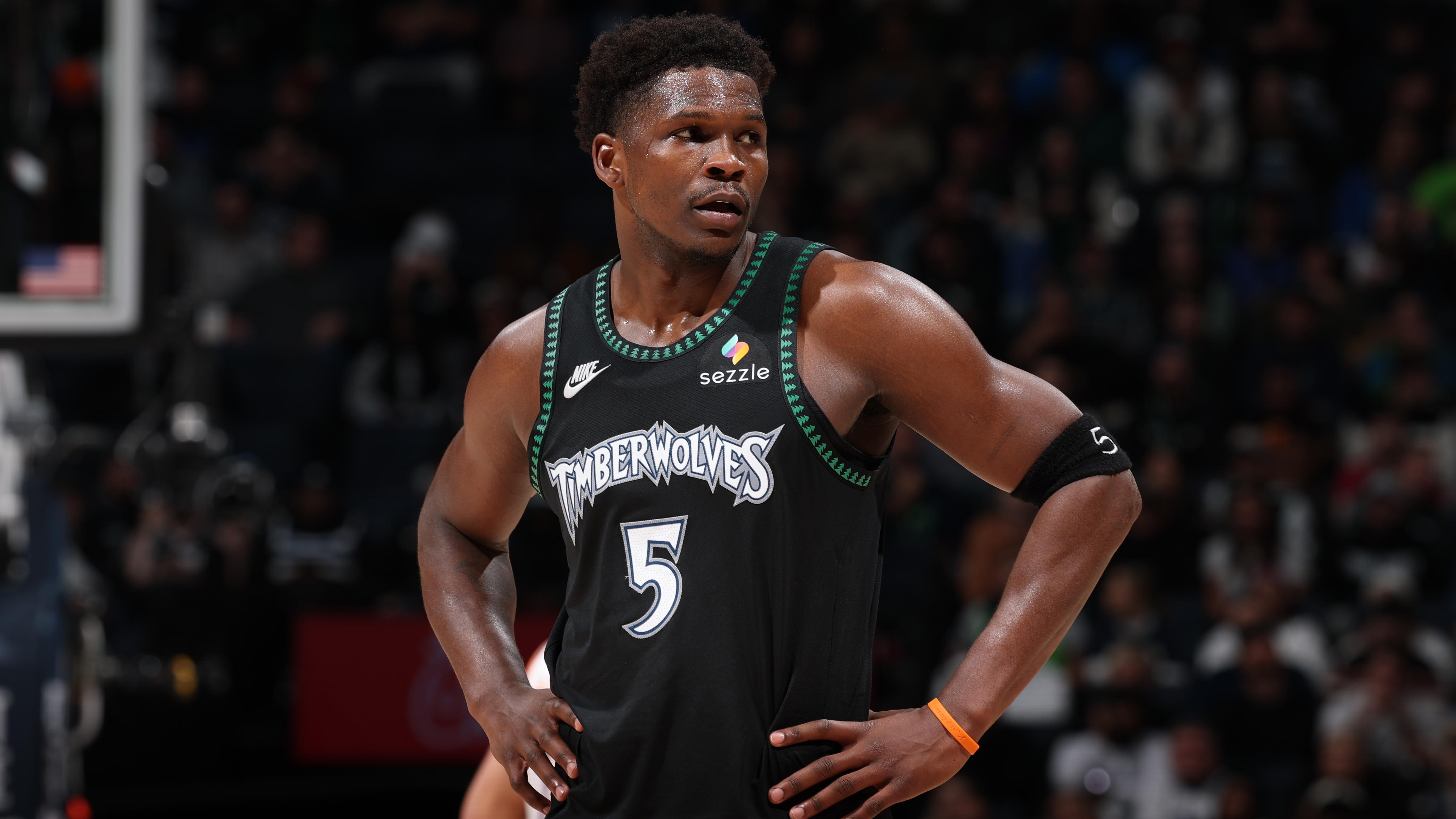 Phoenix Suns v Minnesota TImberwolves