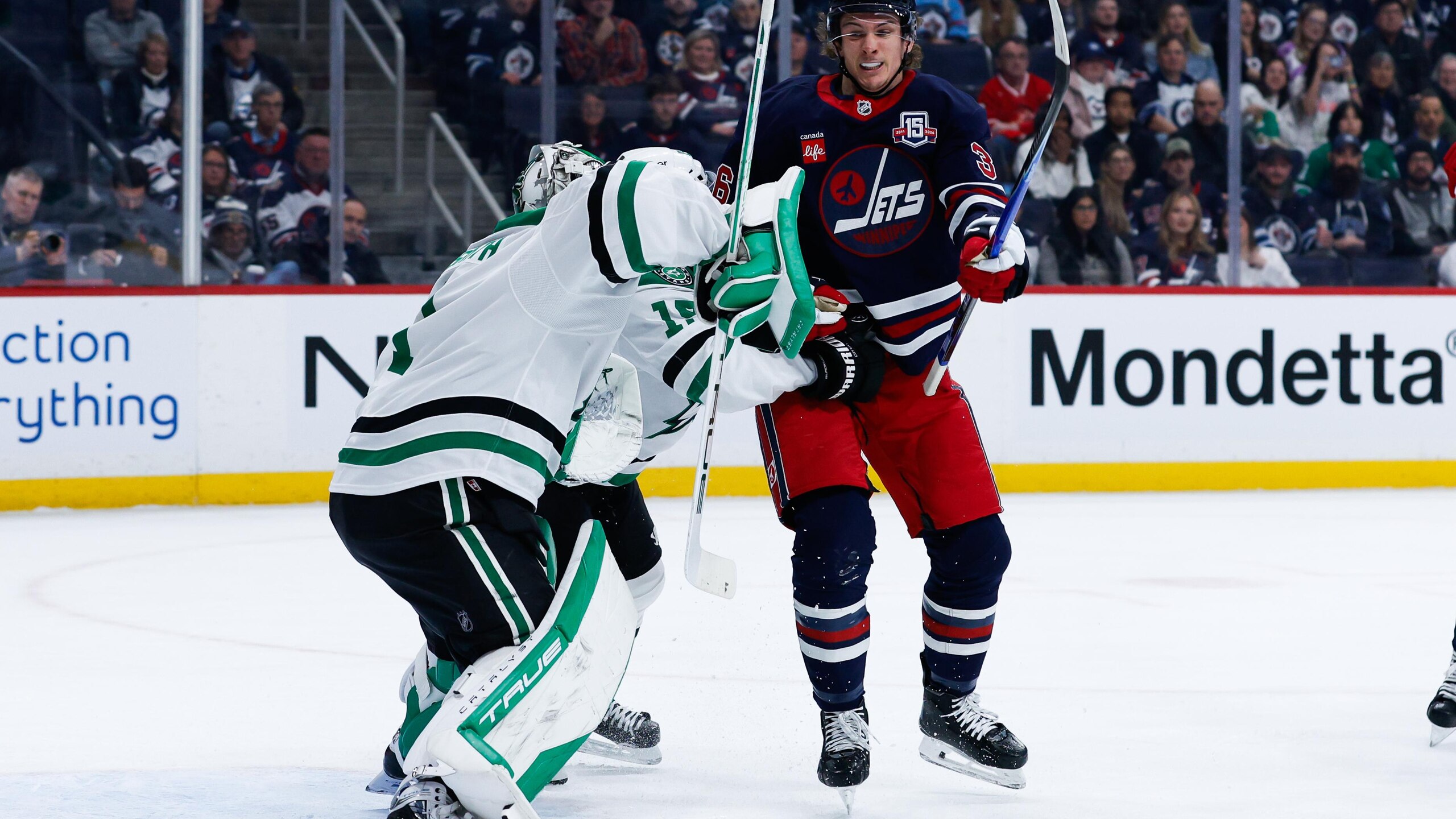 NHL: DEC 09 Stars at Jets