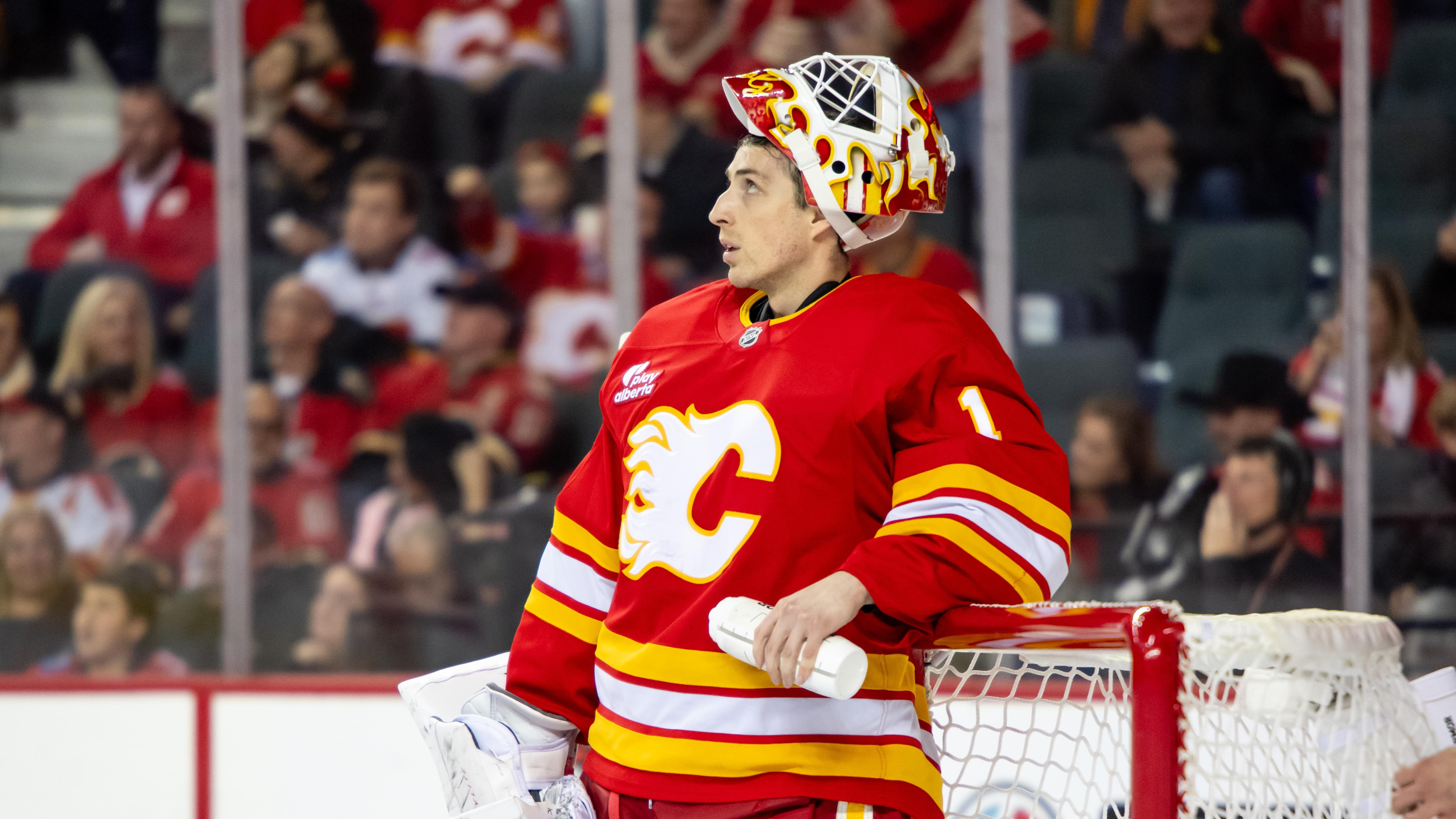 NHL: DEC 10 Red Wings at Flames